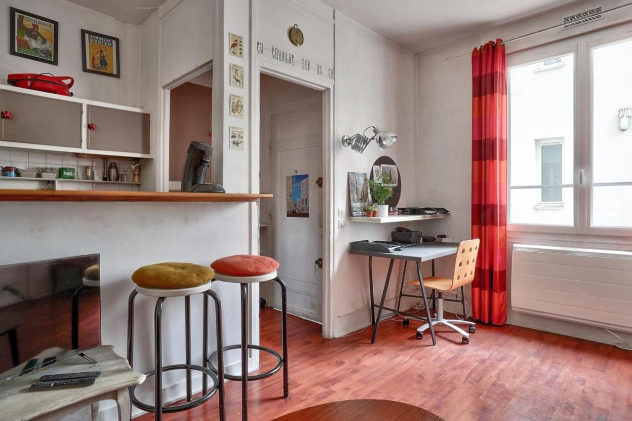 Apartment Adorable 18th Paris
