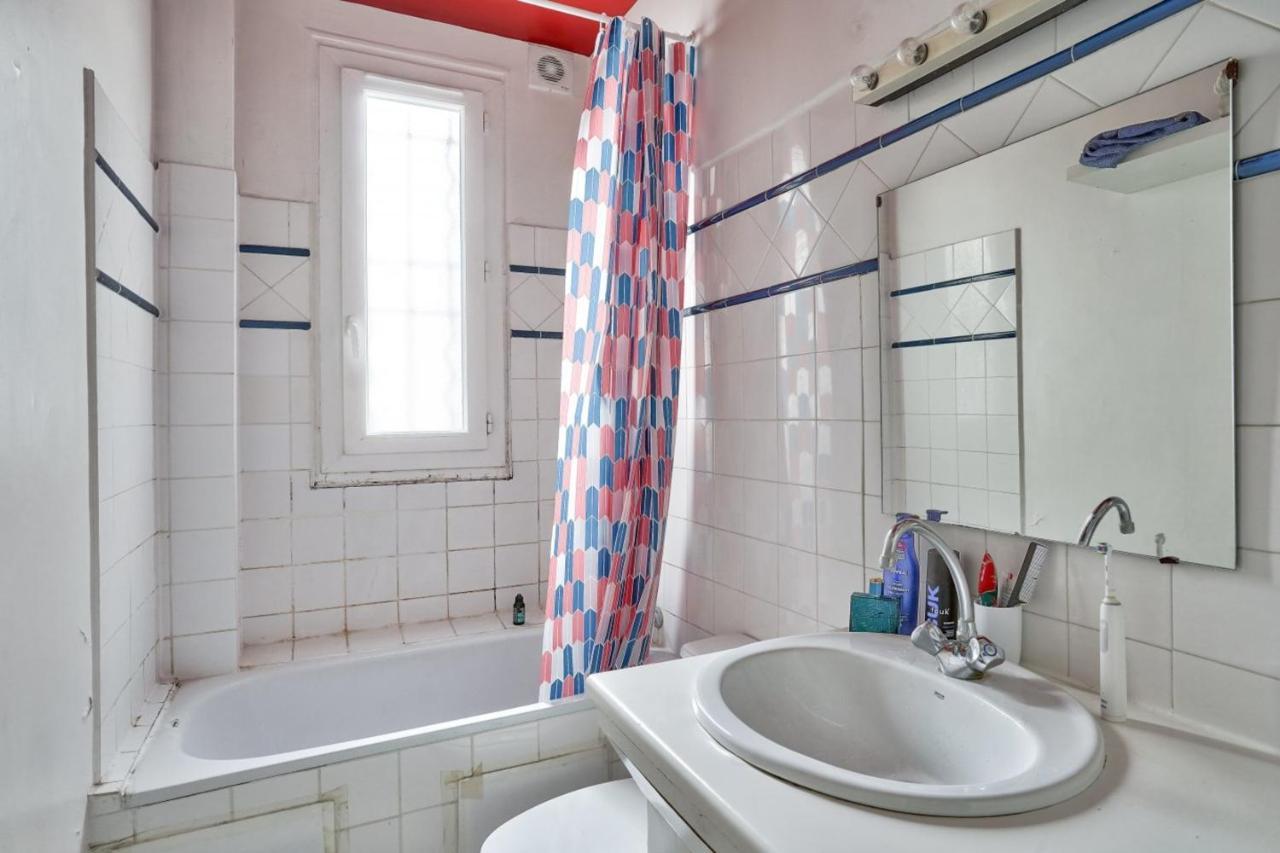 Adorable 18th Apartment Paris