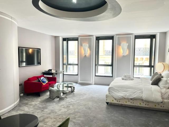 The Place To Be In Saint Germain Des Pres - Montana 2 2*