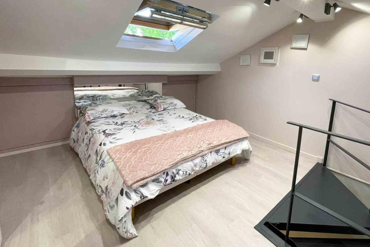 Hébergement de vacances Charming Townhouse With Garden In The Of *