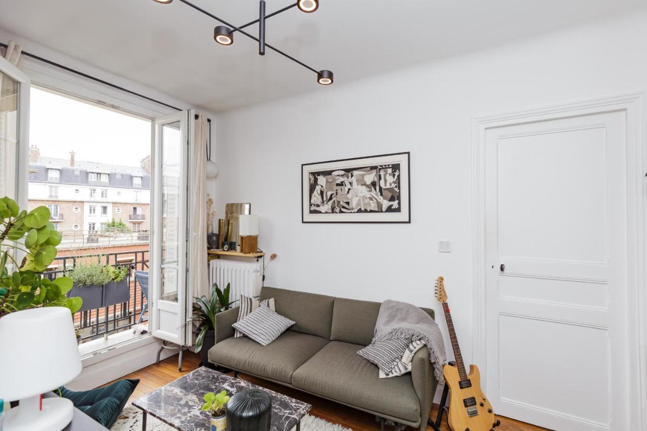 Apartment Comfy 31 M For 2 Well Decorated With Balcony Paris