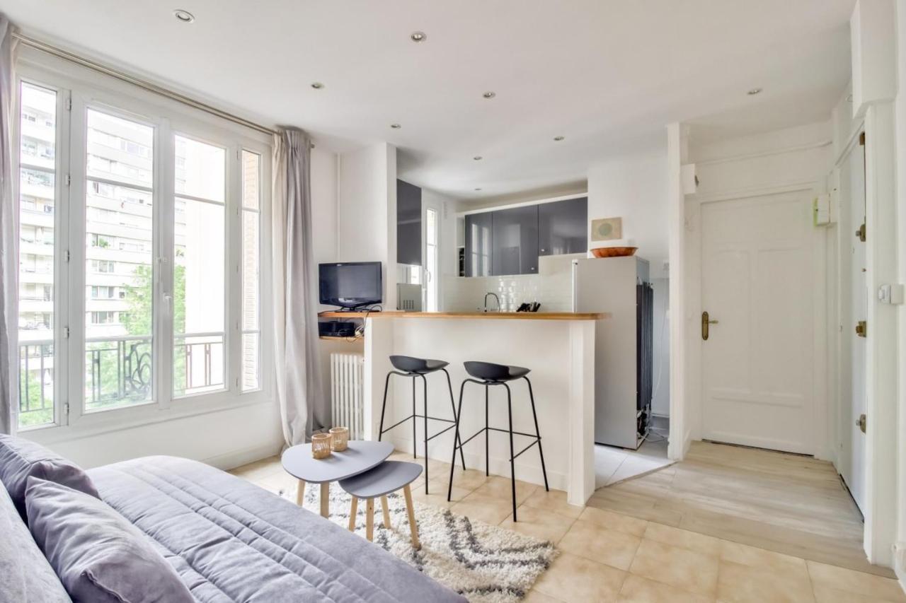 Charming In Apartment *