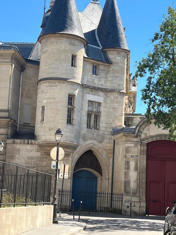 Marais Braque Apartment Paris