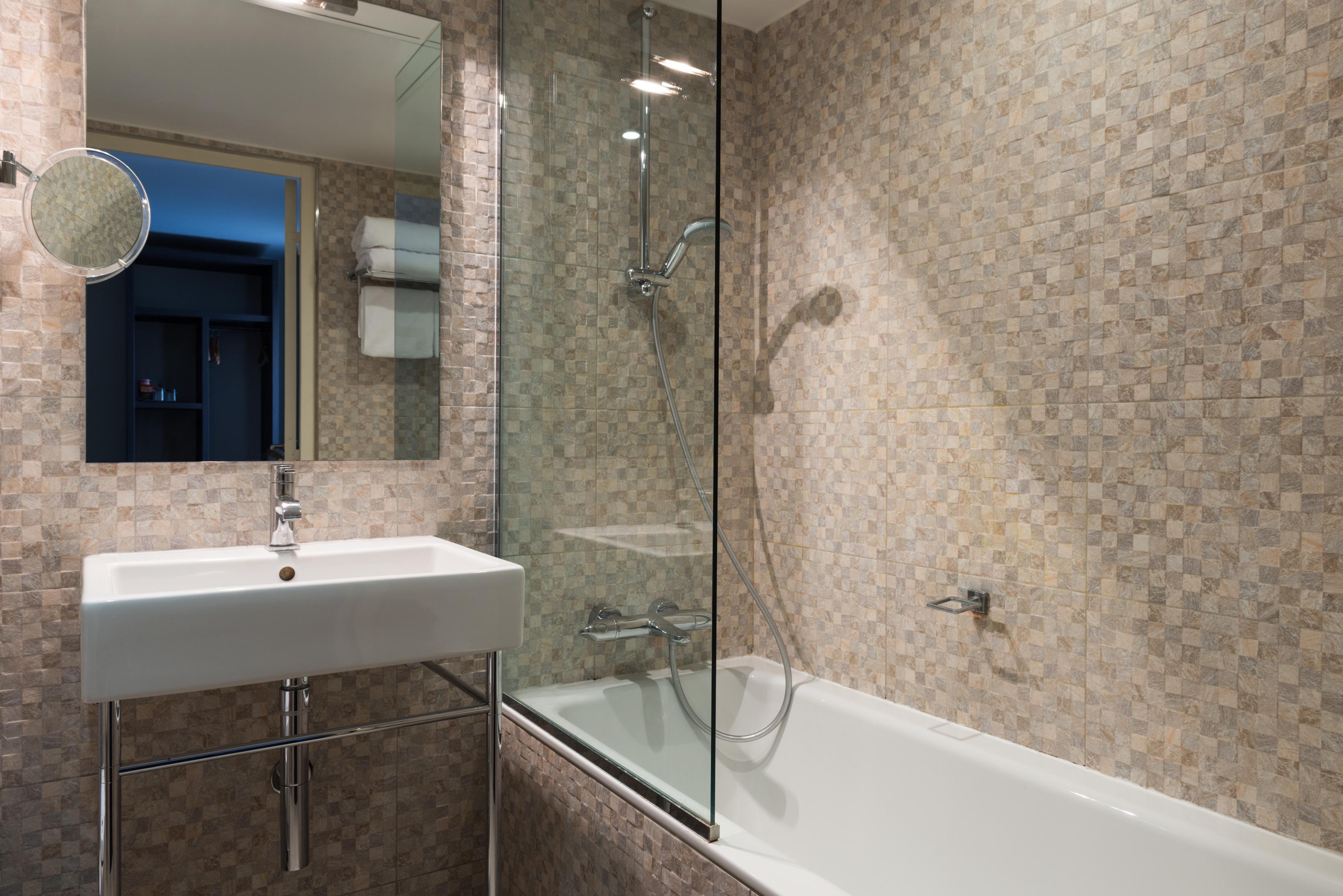Aston Hotel 3*