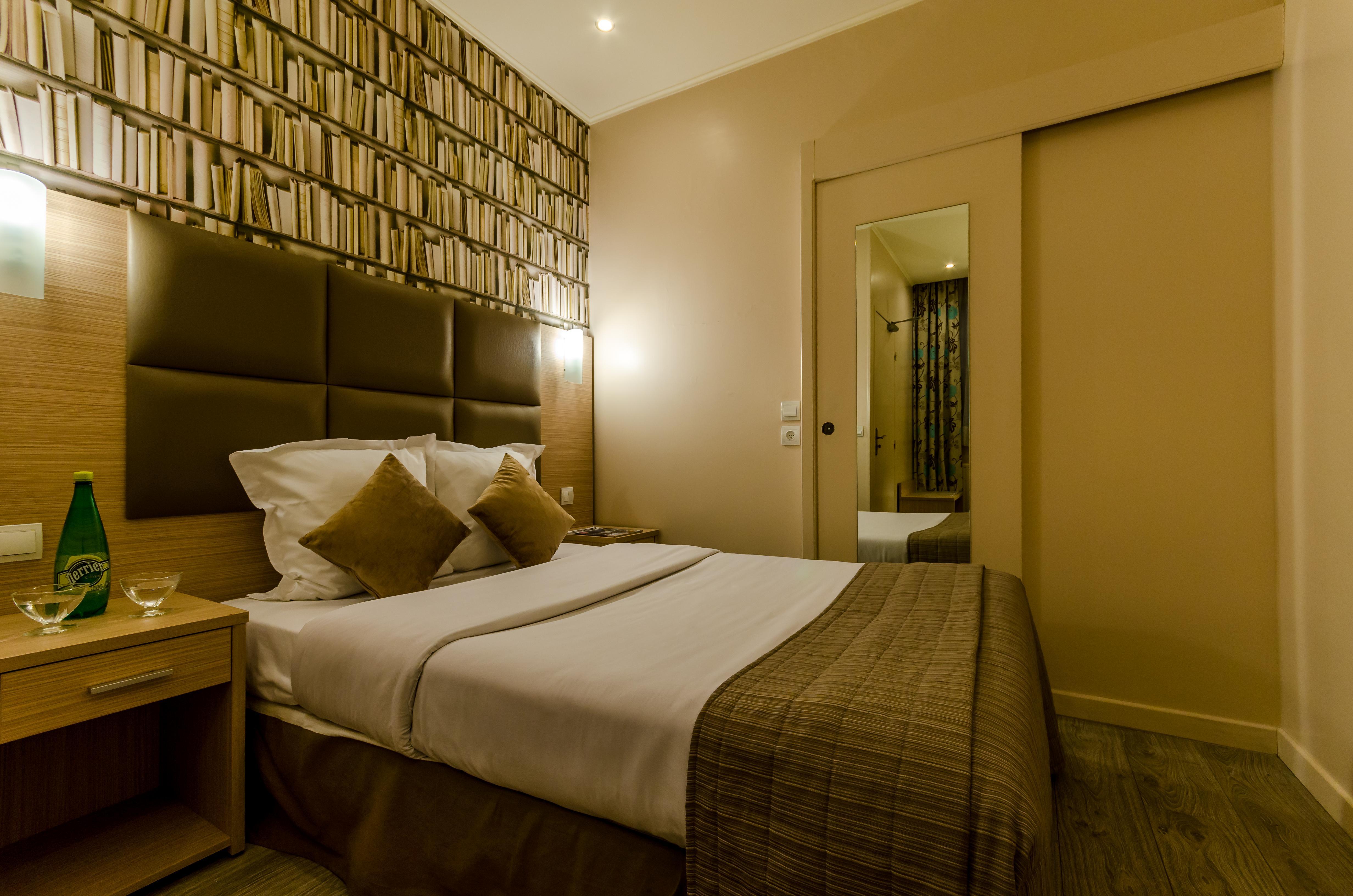 Riviera Hotel Paris