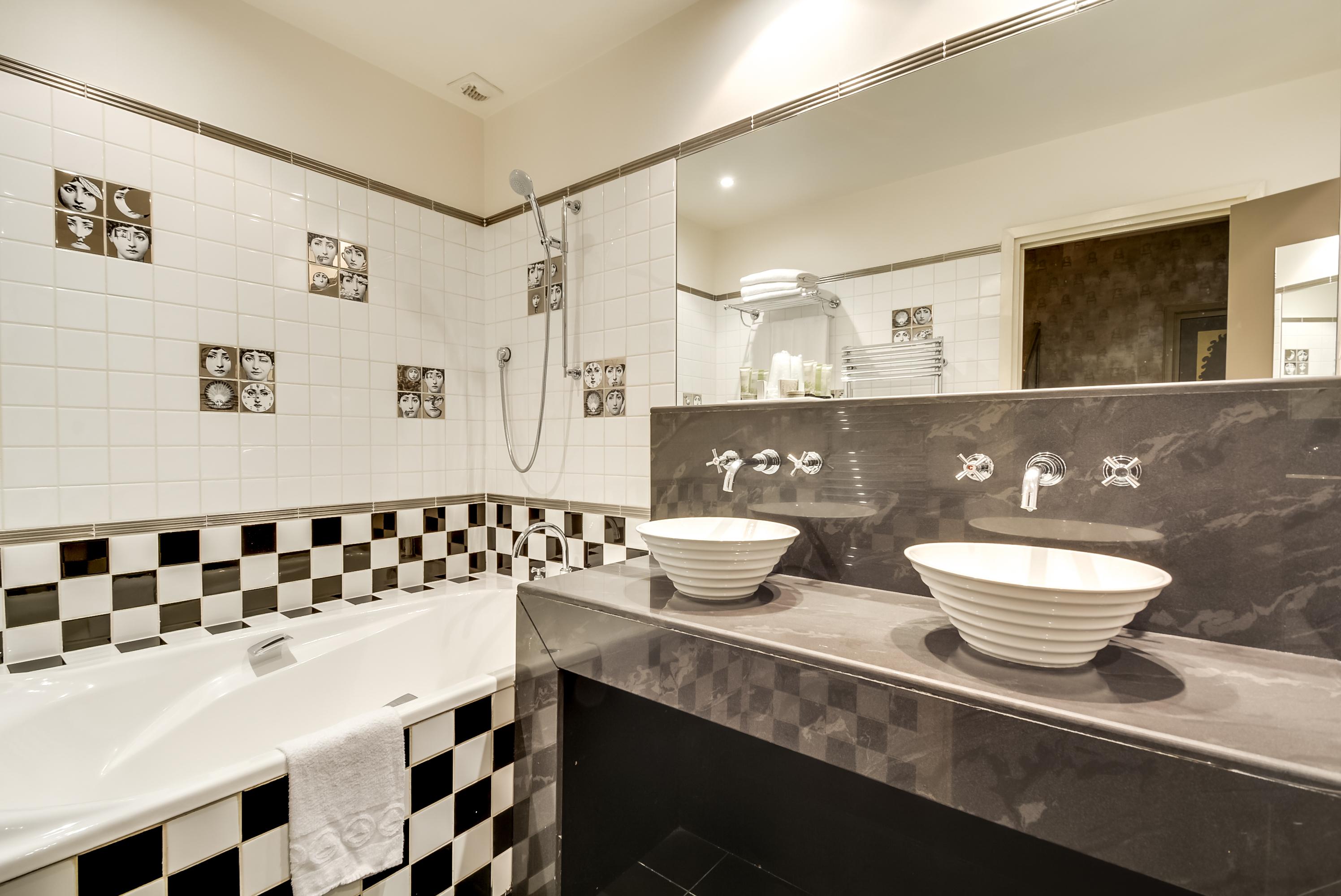 Hotel Lutece Port Royal Paris