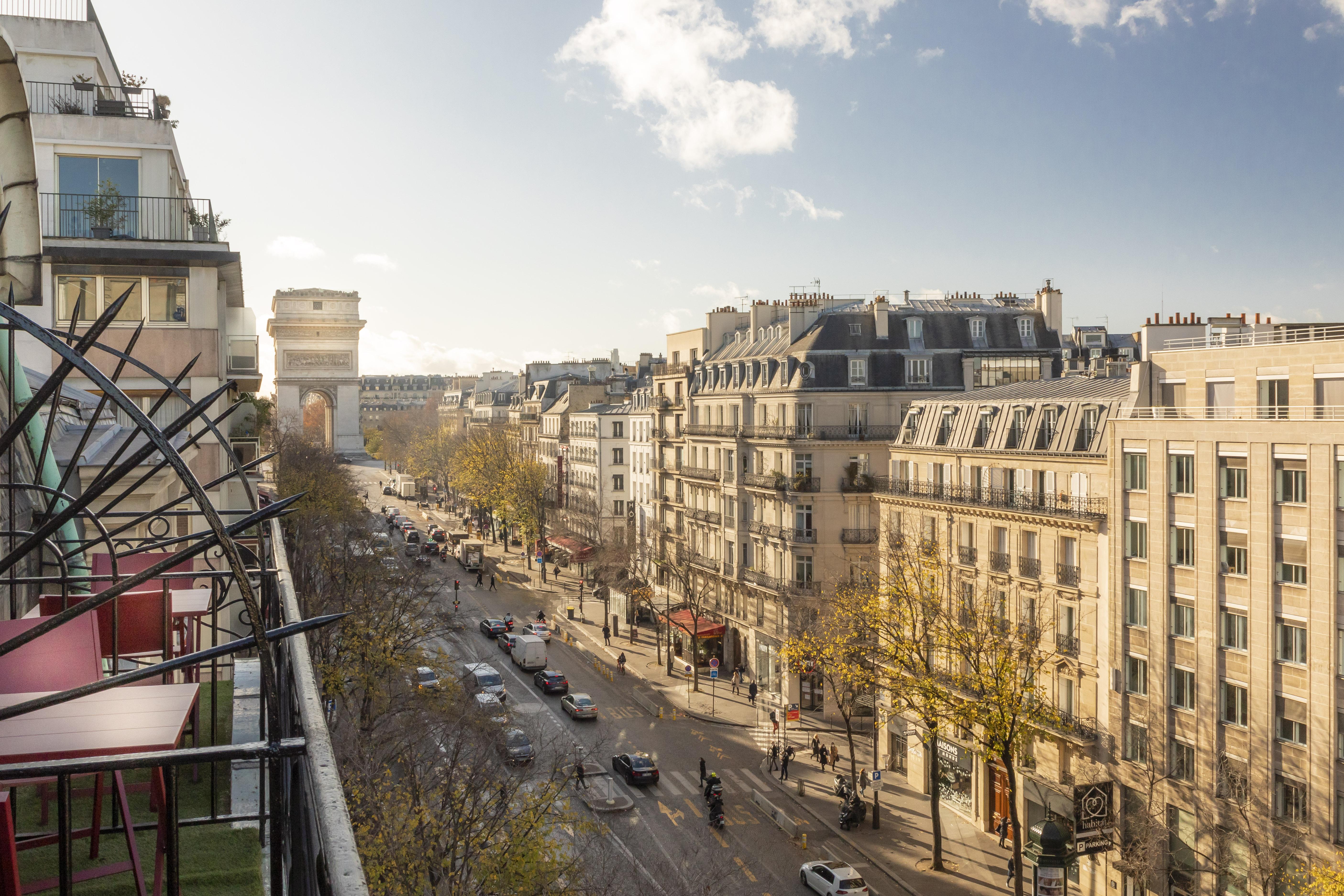 Hotel Elysees Ceramic