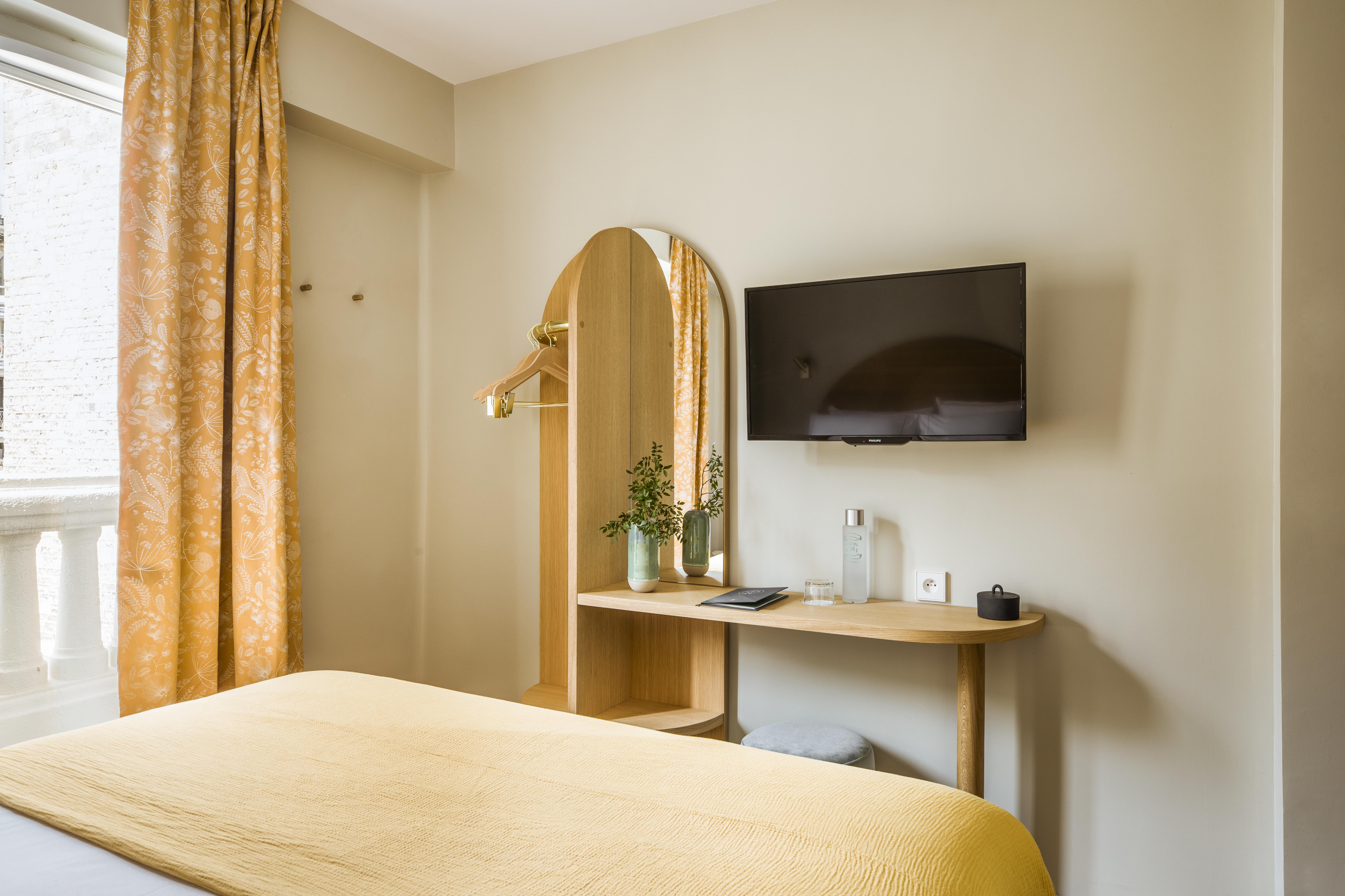 Ami Hotel