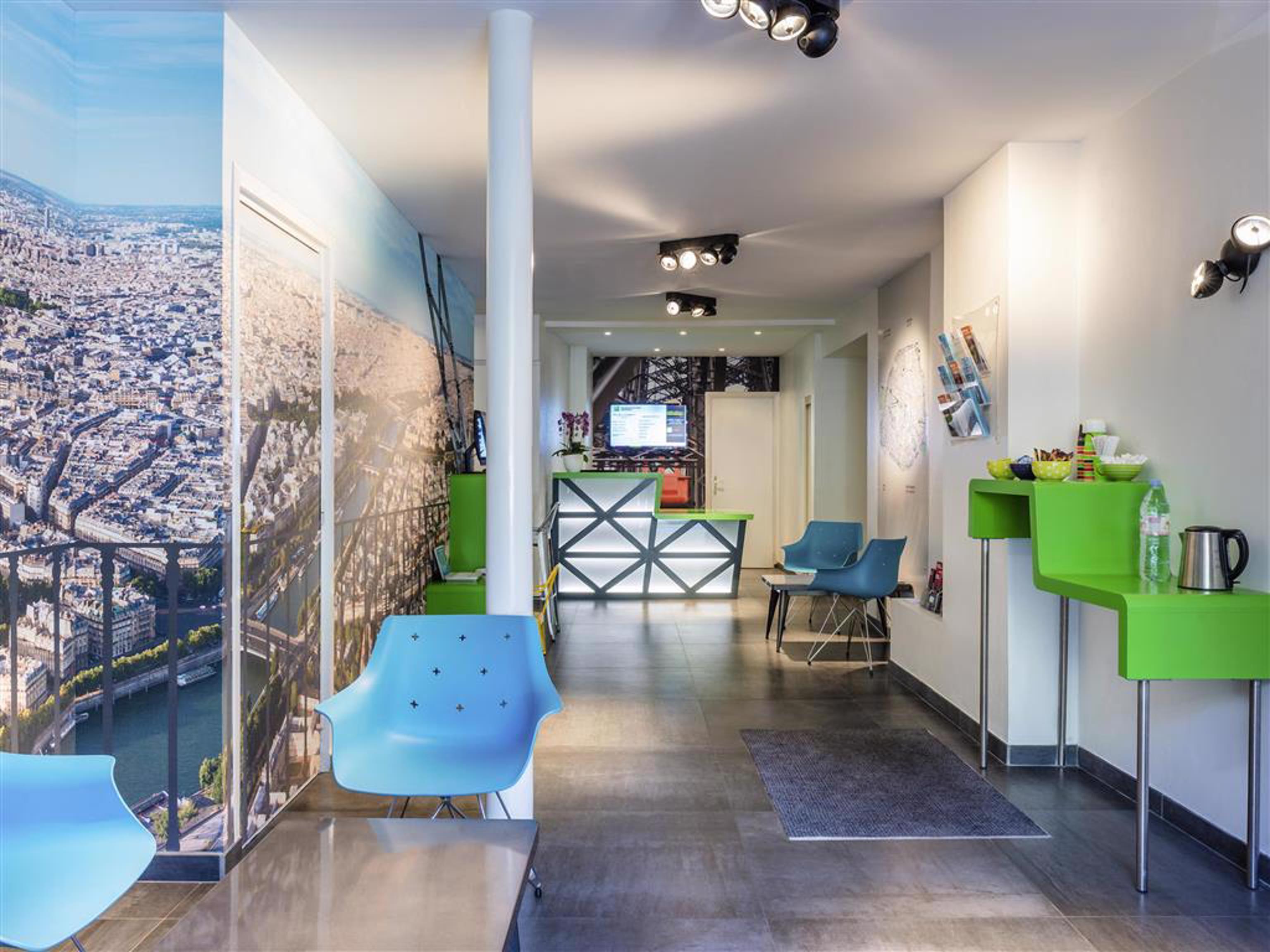 Ibis Styles Eiffel Cambronne Hotel 3*