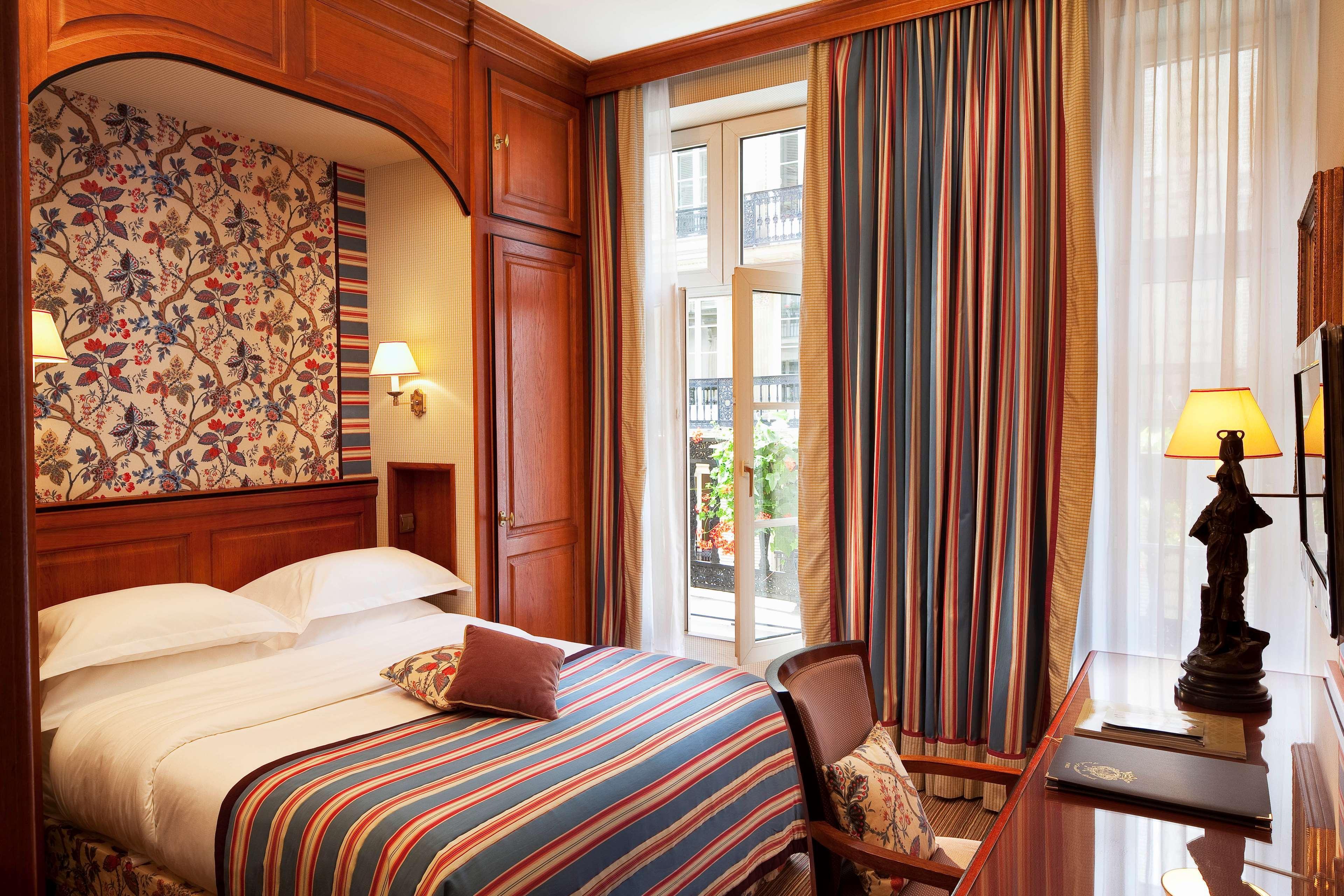 Horset Opera, Western Premier Collection Hotel 4*