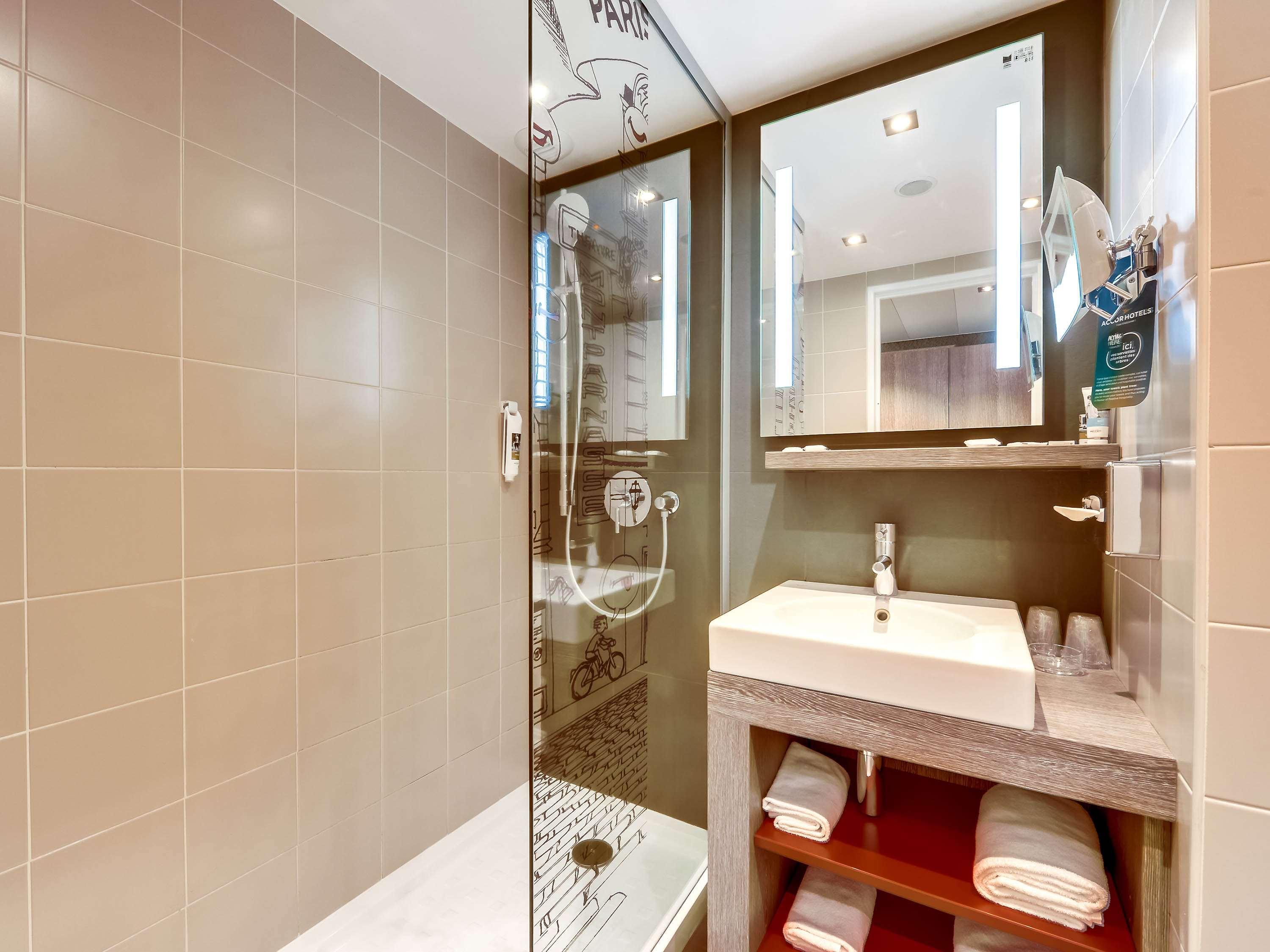 Mercure Centre Gare Montparnasse 4*
