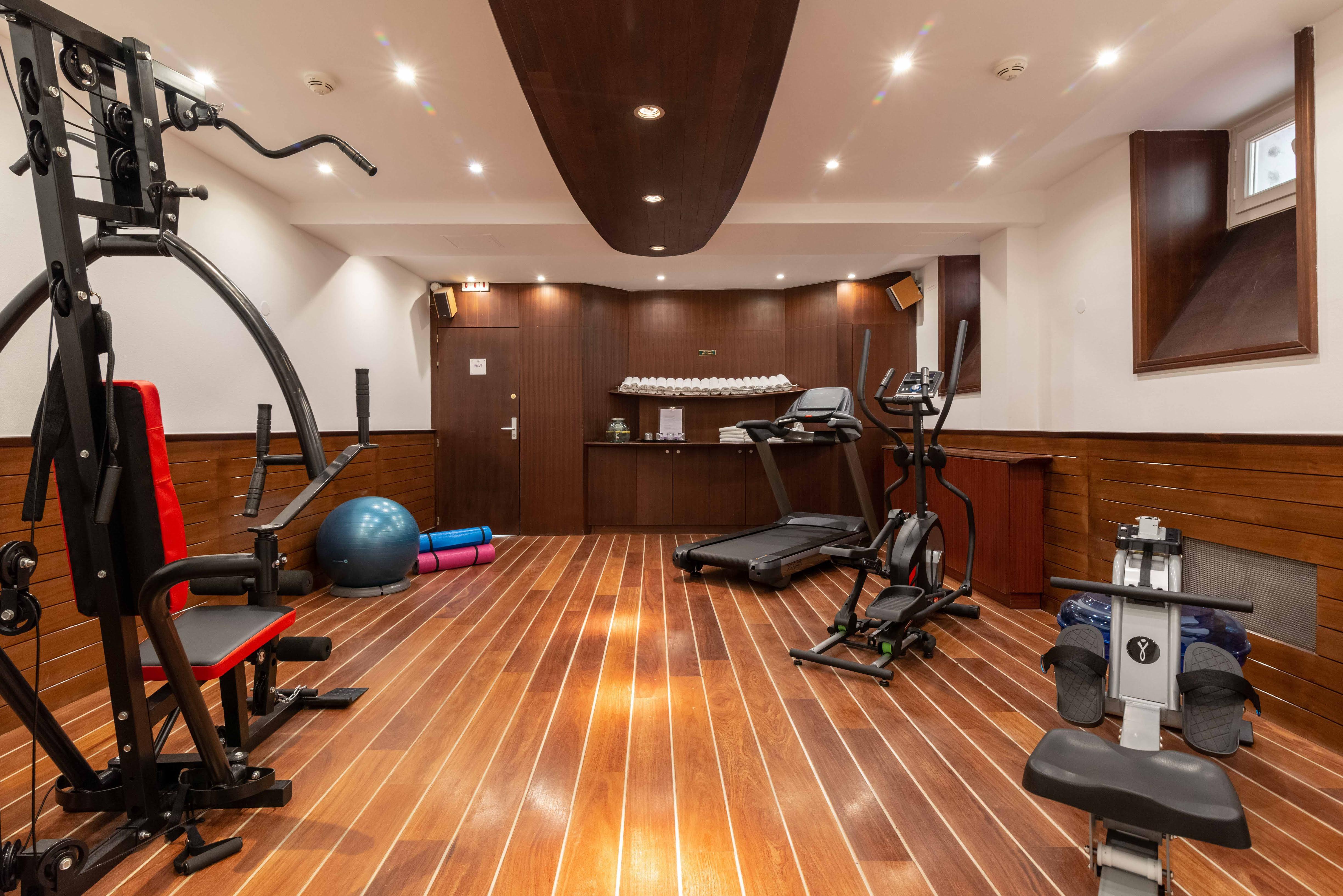 Makom Pereire Hotel 3*