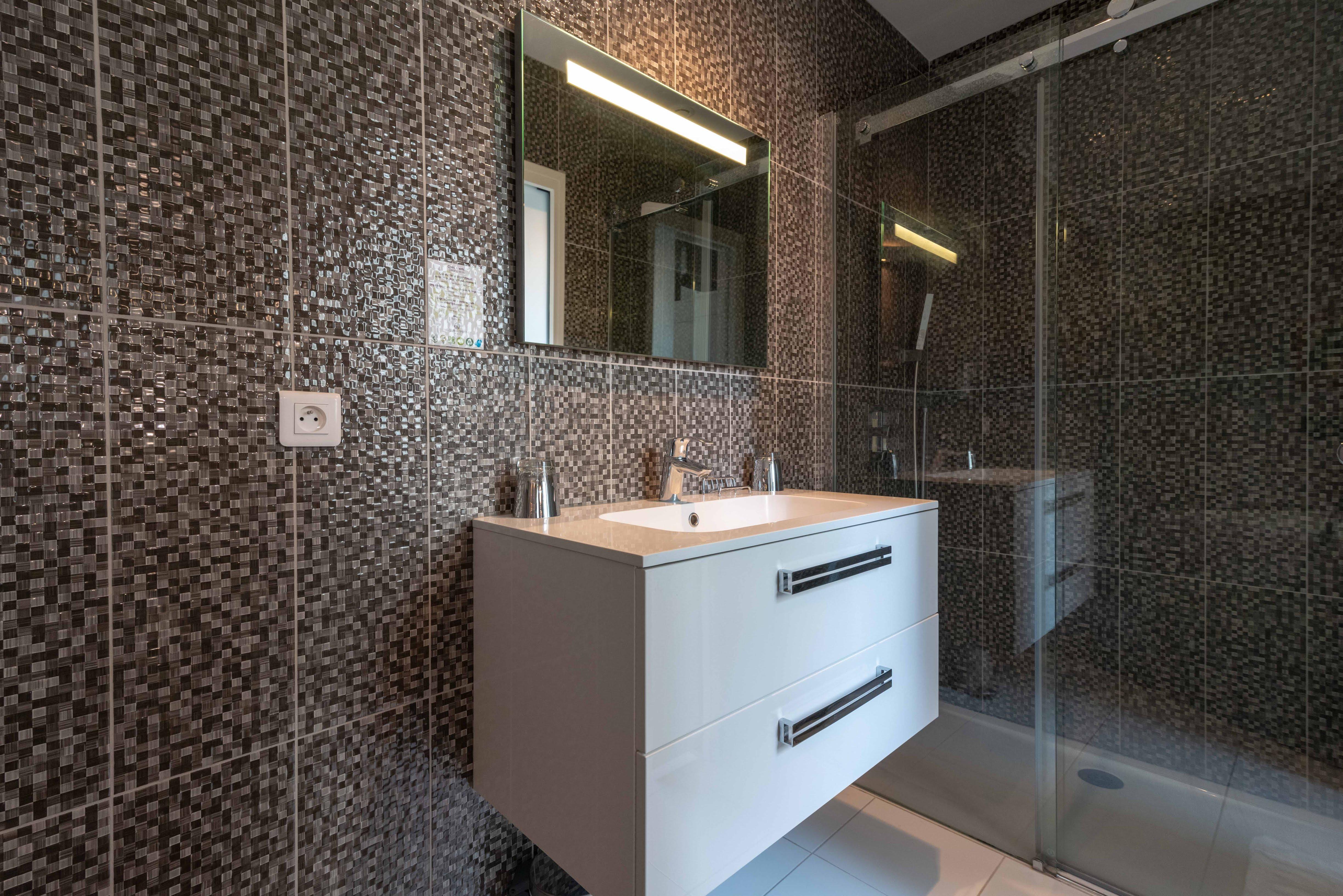 Makom Pereire Hotel Paris