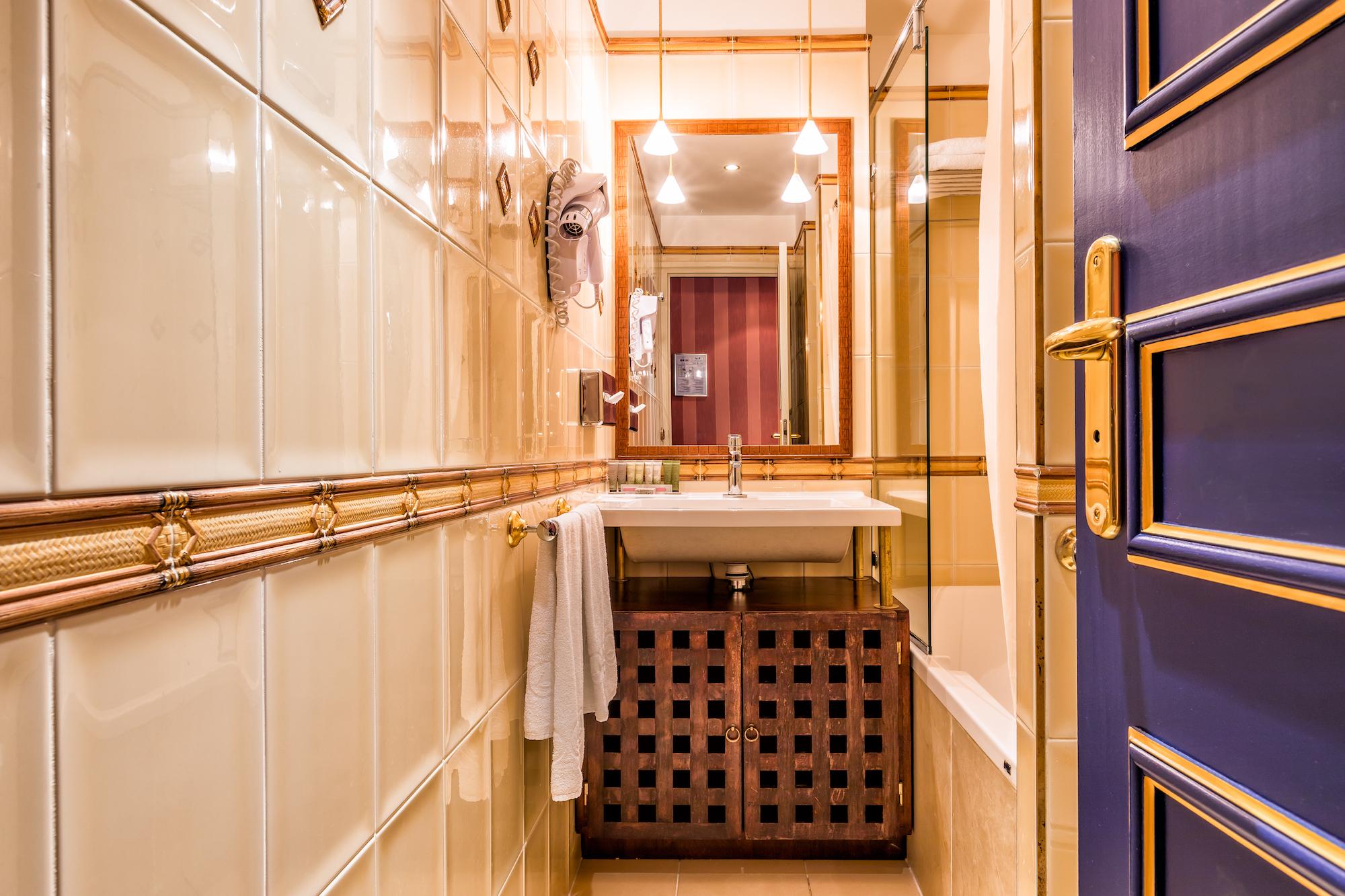 Pantheon Hotel 4*