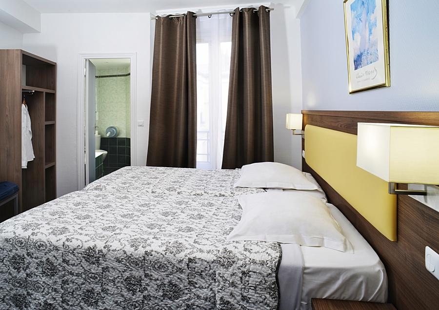 Ambassadeur Hotel 3*