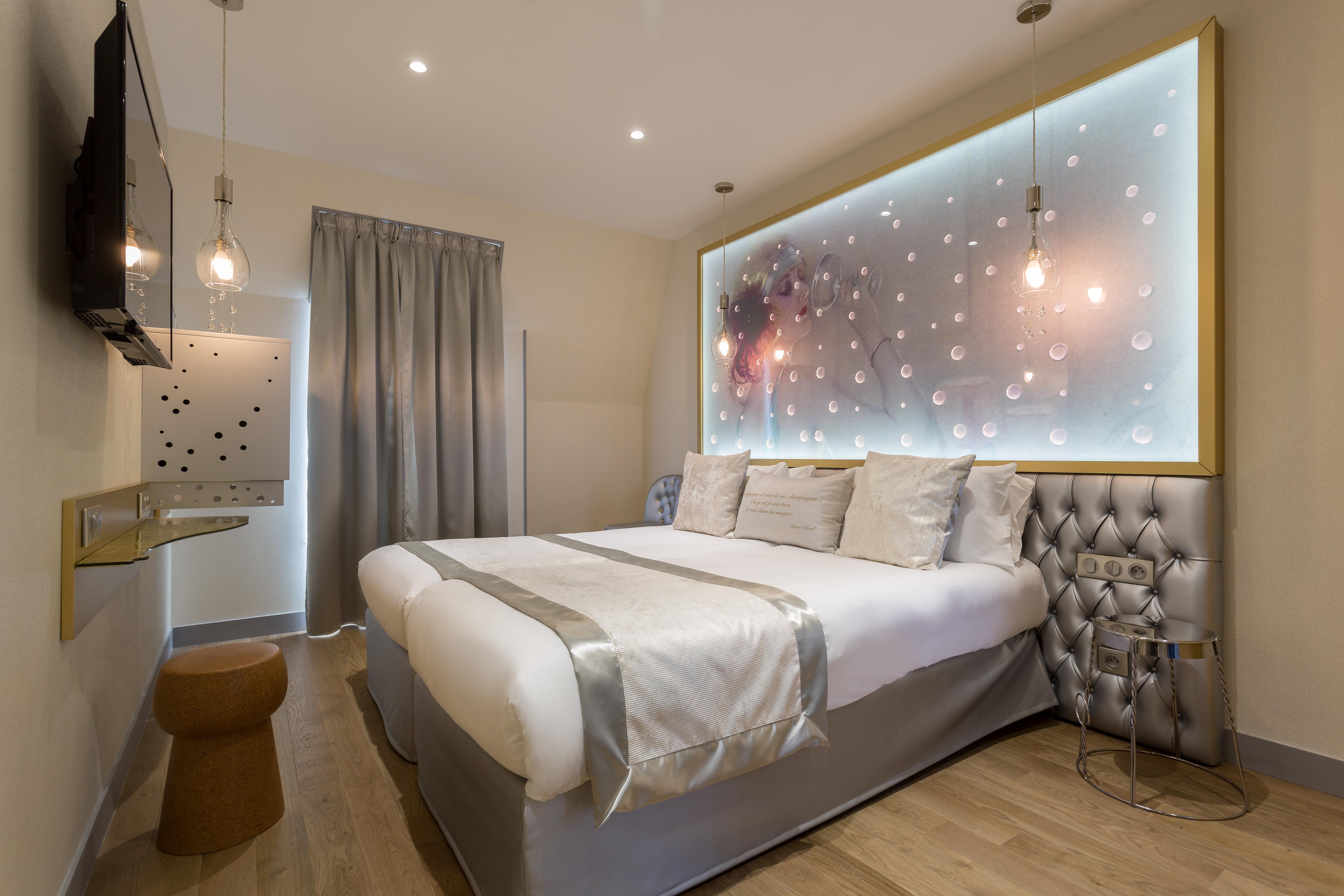 Les Bulles De Hotel