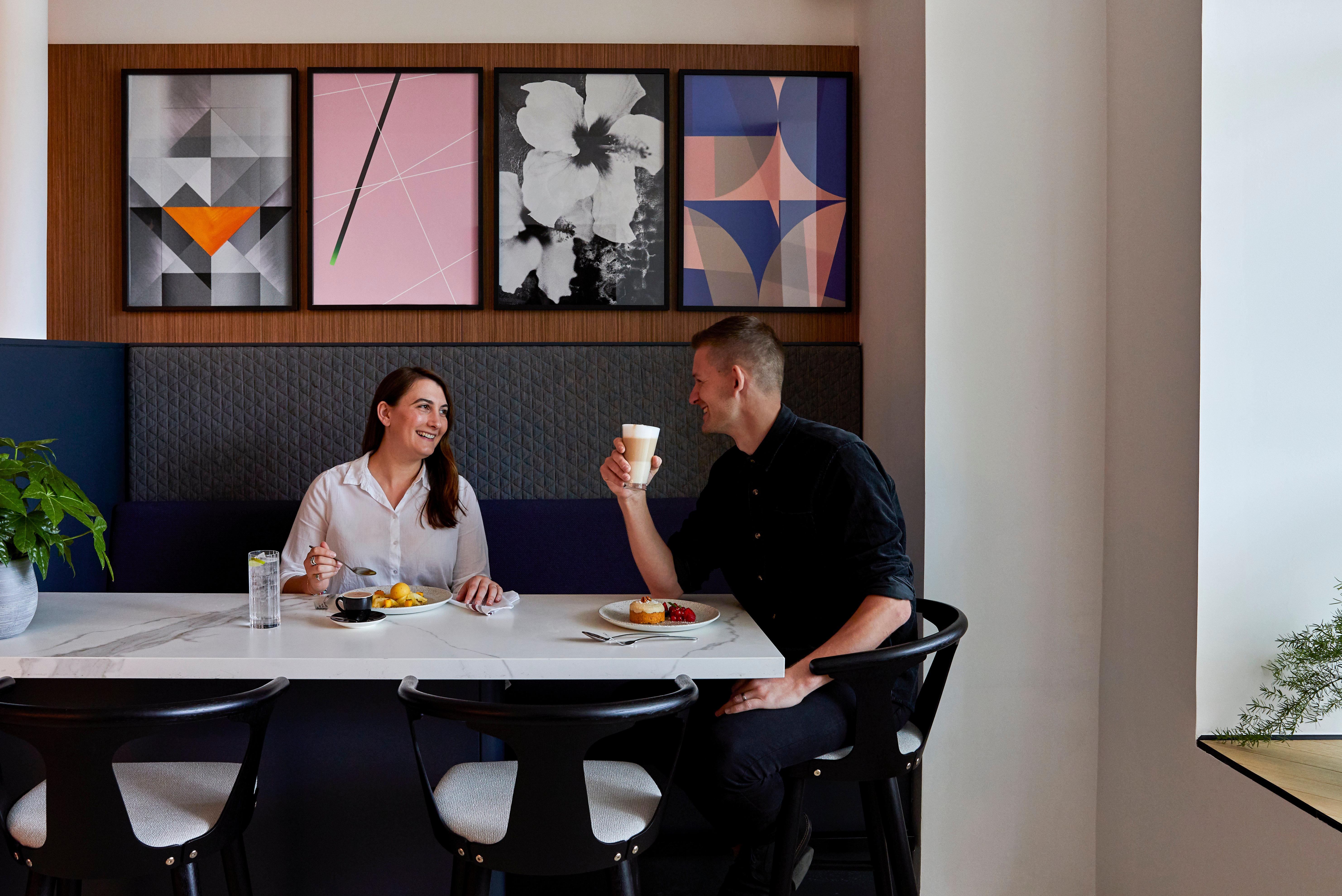 Crowne Plaza Republique By Ihg 4*