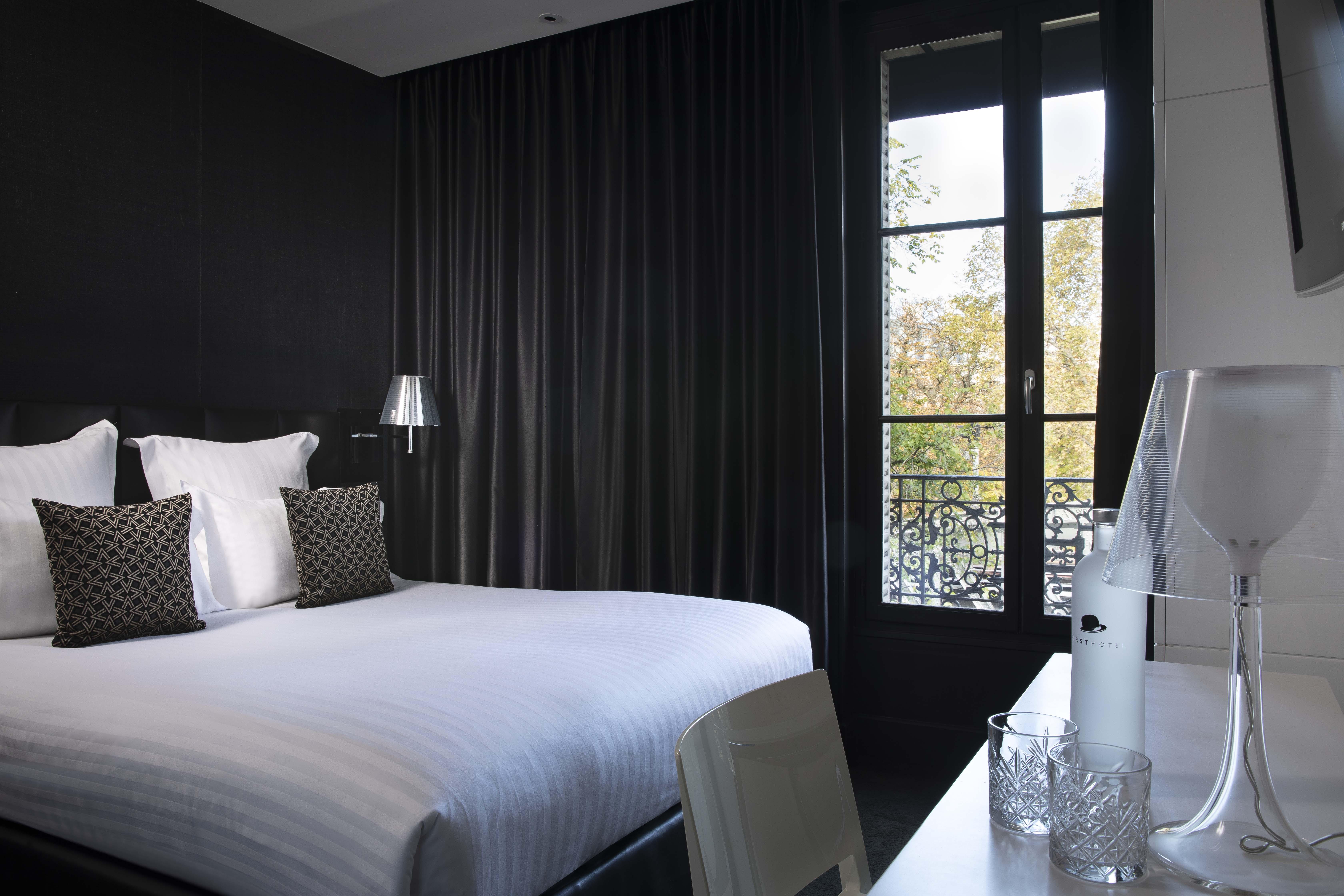 Hotel First Tour Eiffel Paris
