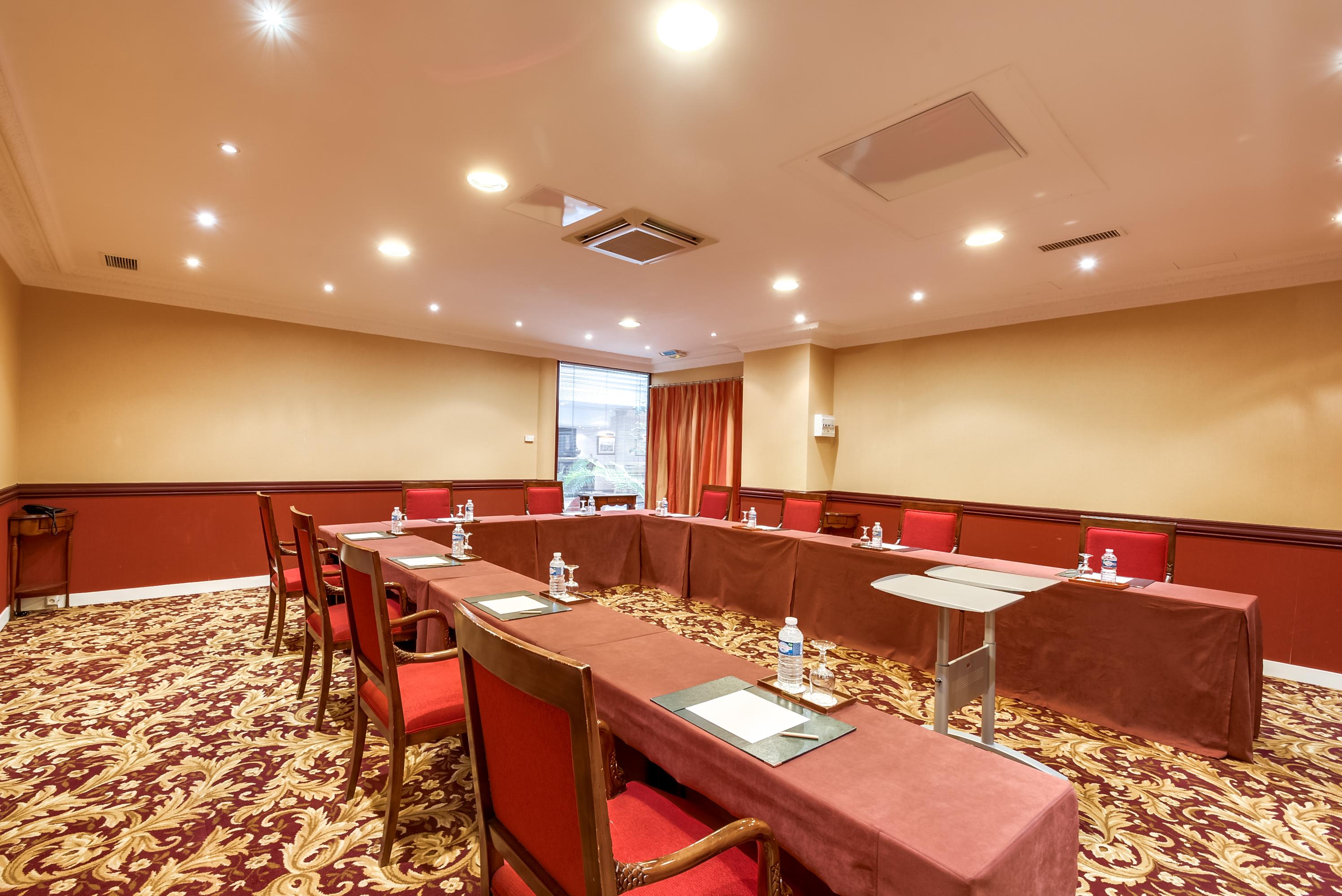 Beaumarchais Hotel 4*