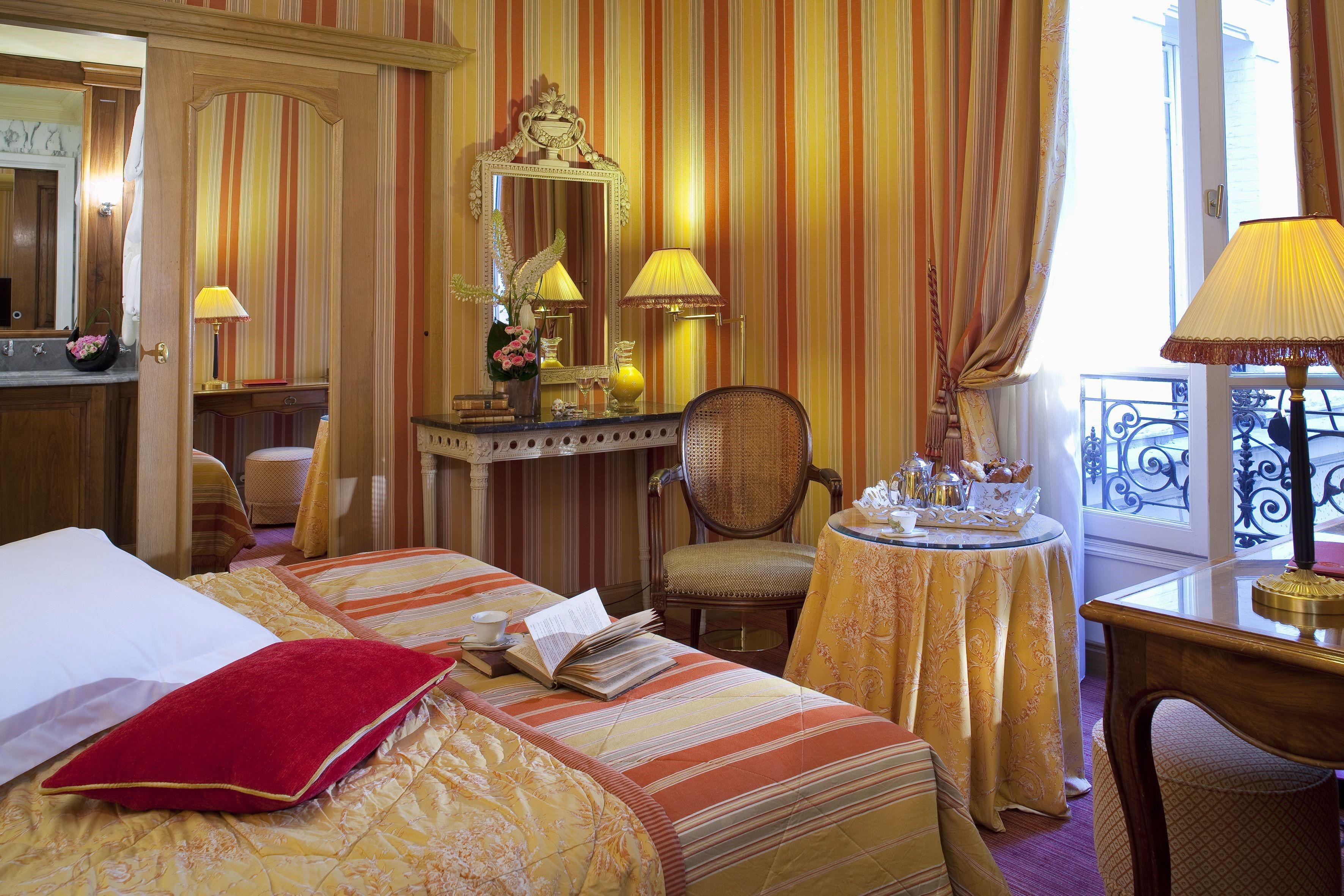 Hotel Chambiges Elysees 4*