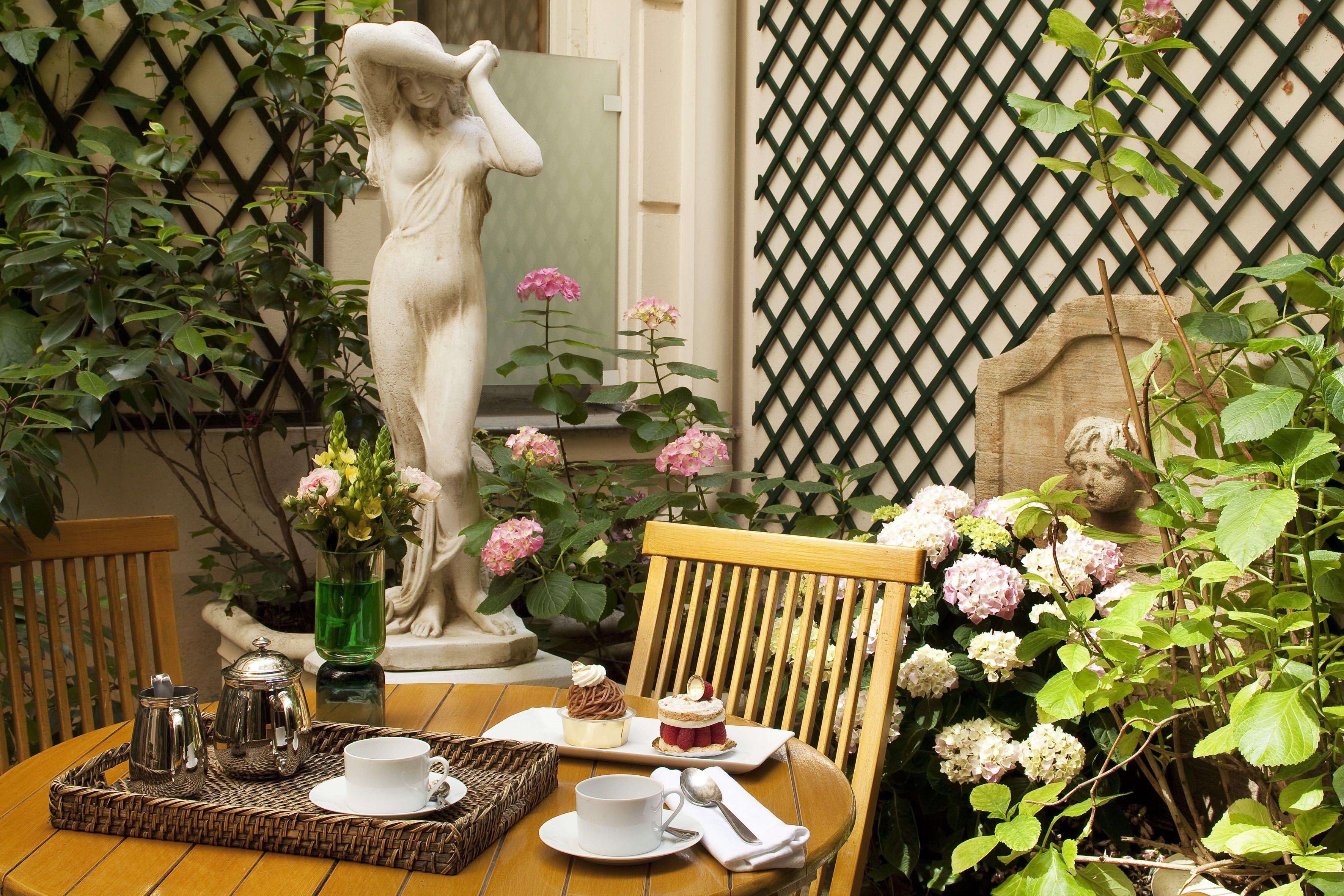 Chambiges Elysees Hotel