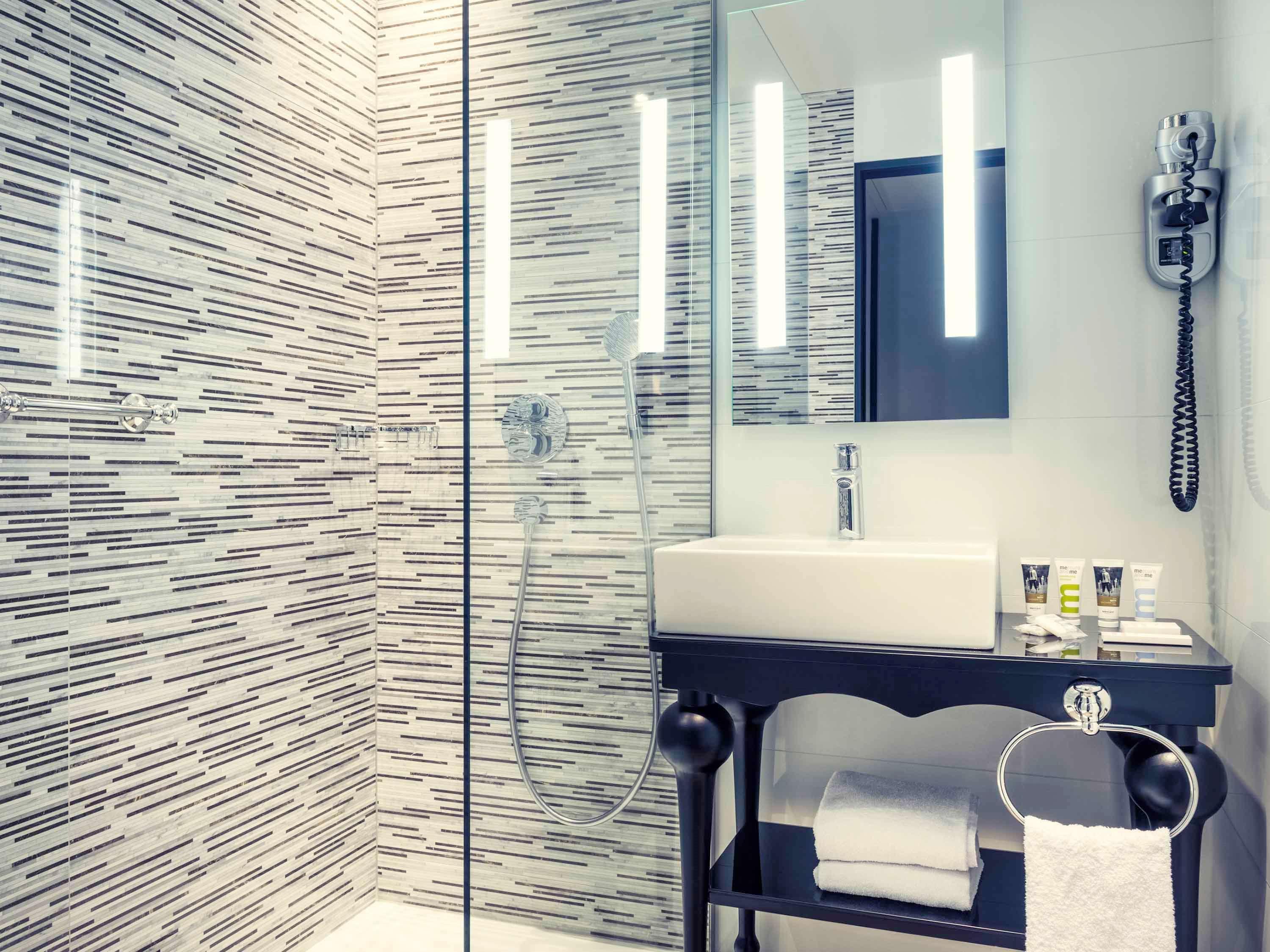 Mercure Arc De Triomphe Wagram Hotel 4*