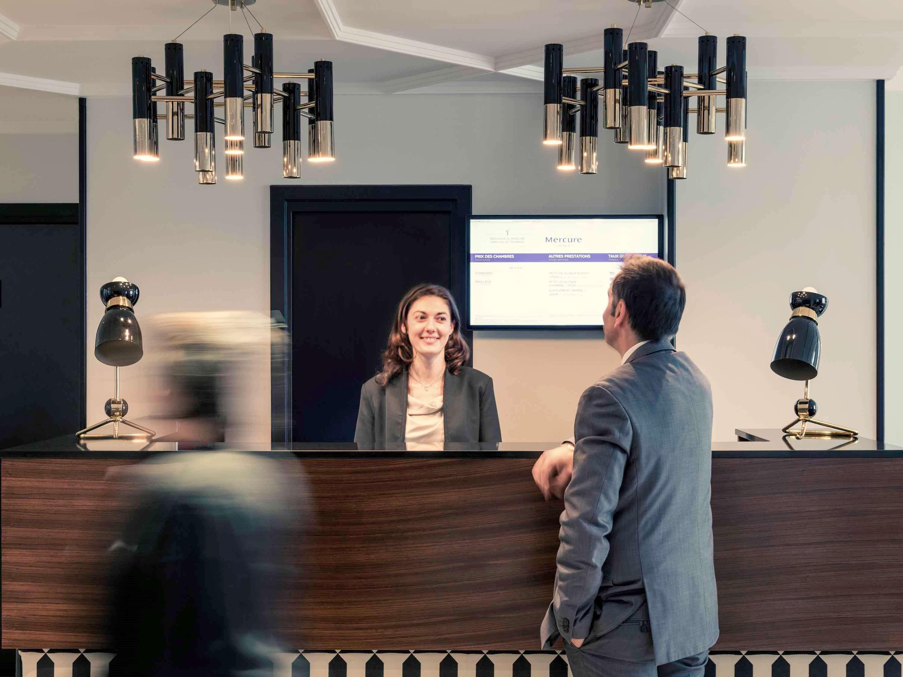 Hotel Mercure Arc De Triomphe Wagram 4*