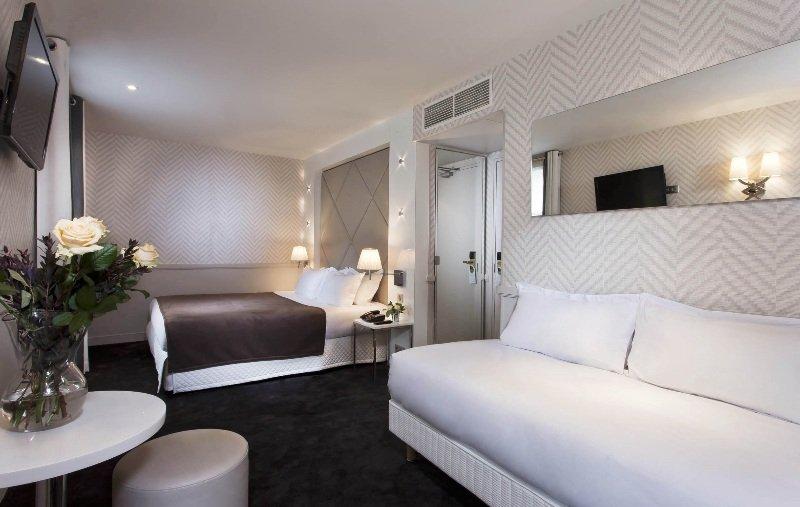 Longchamp Elysees 3*