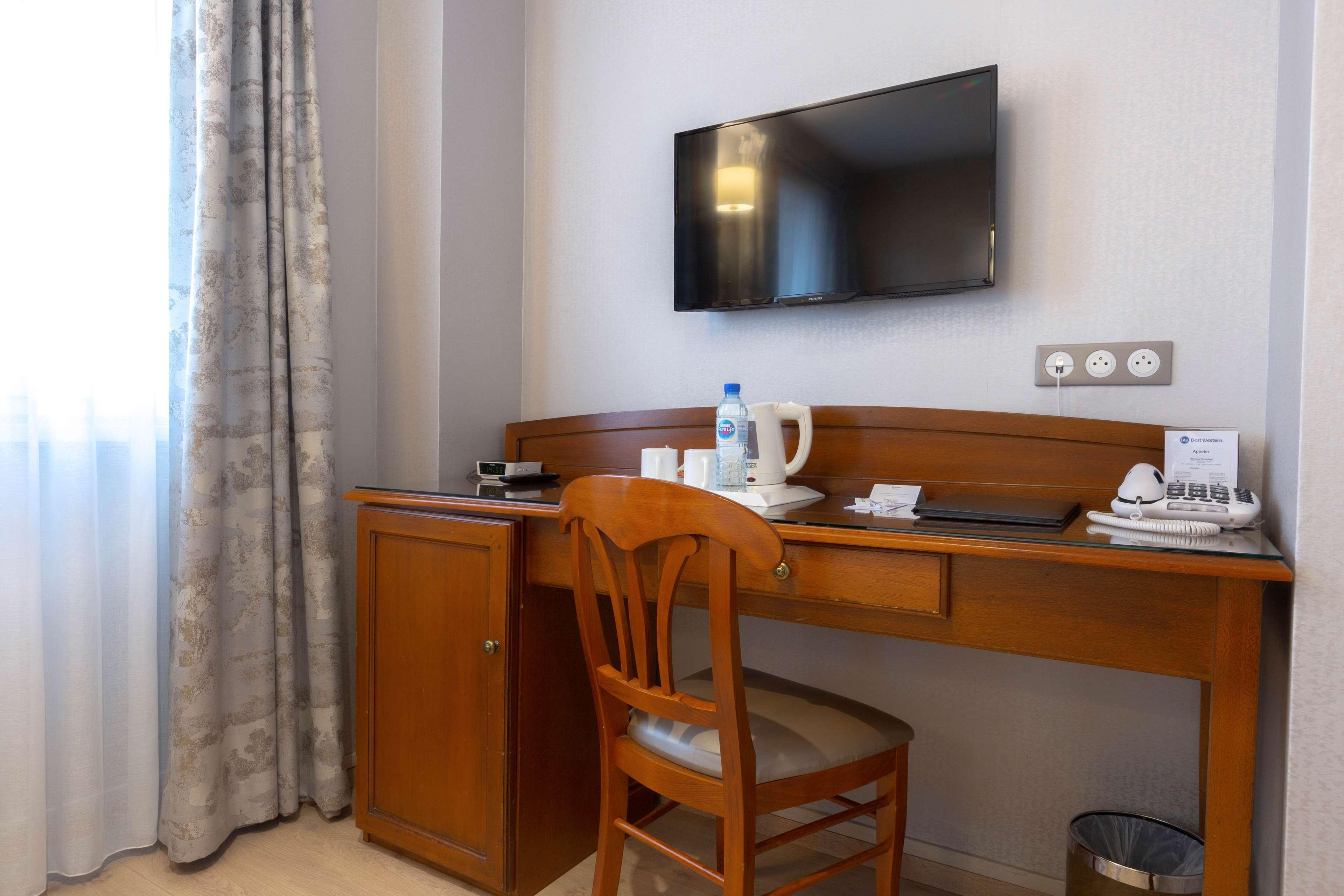 Western Au Trocadero Hotel 3*