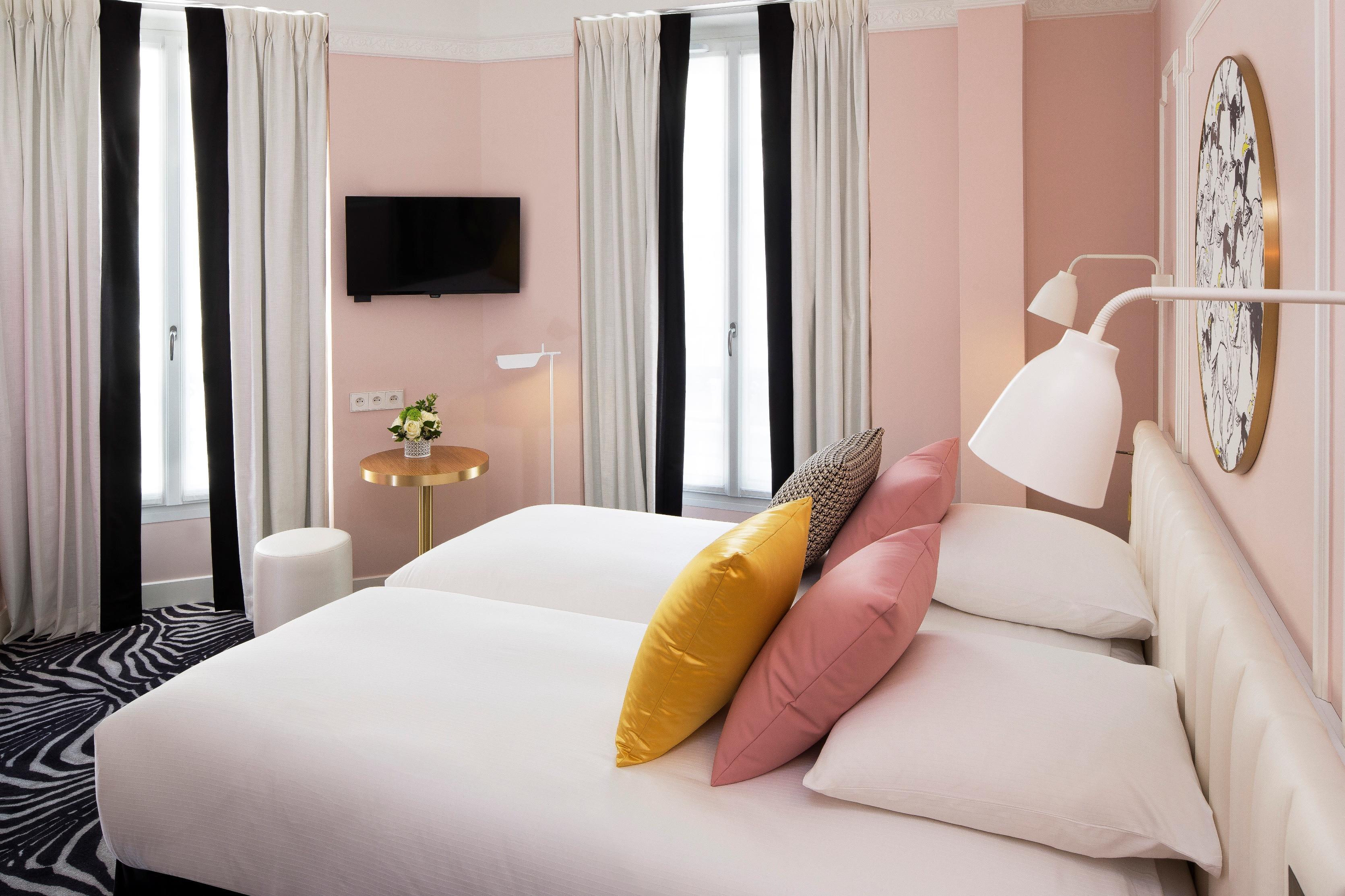 Pastel Hotel