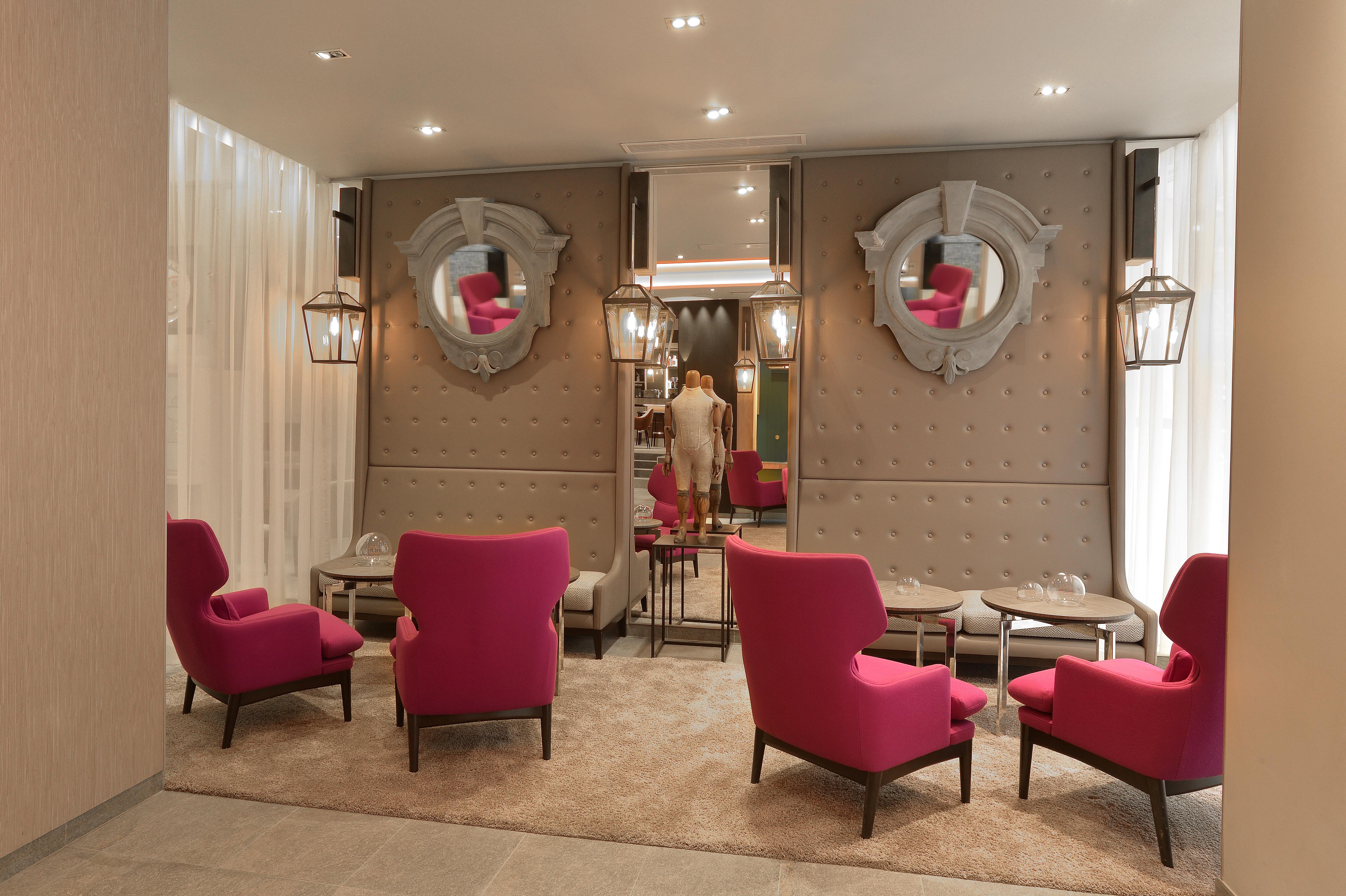 Hotel La Lanterne & By Timhotel 4*