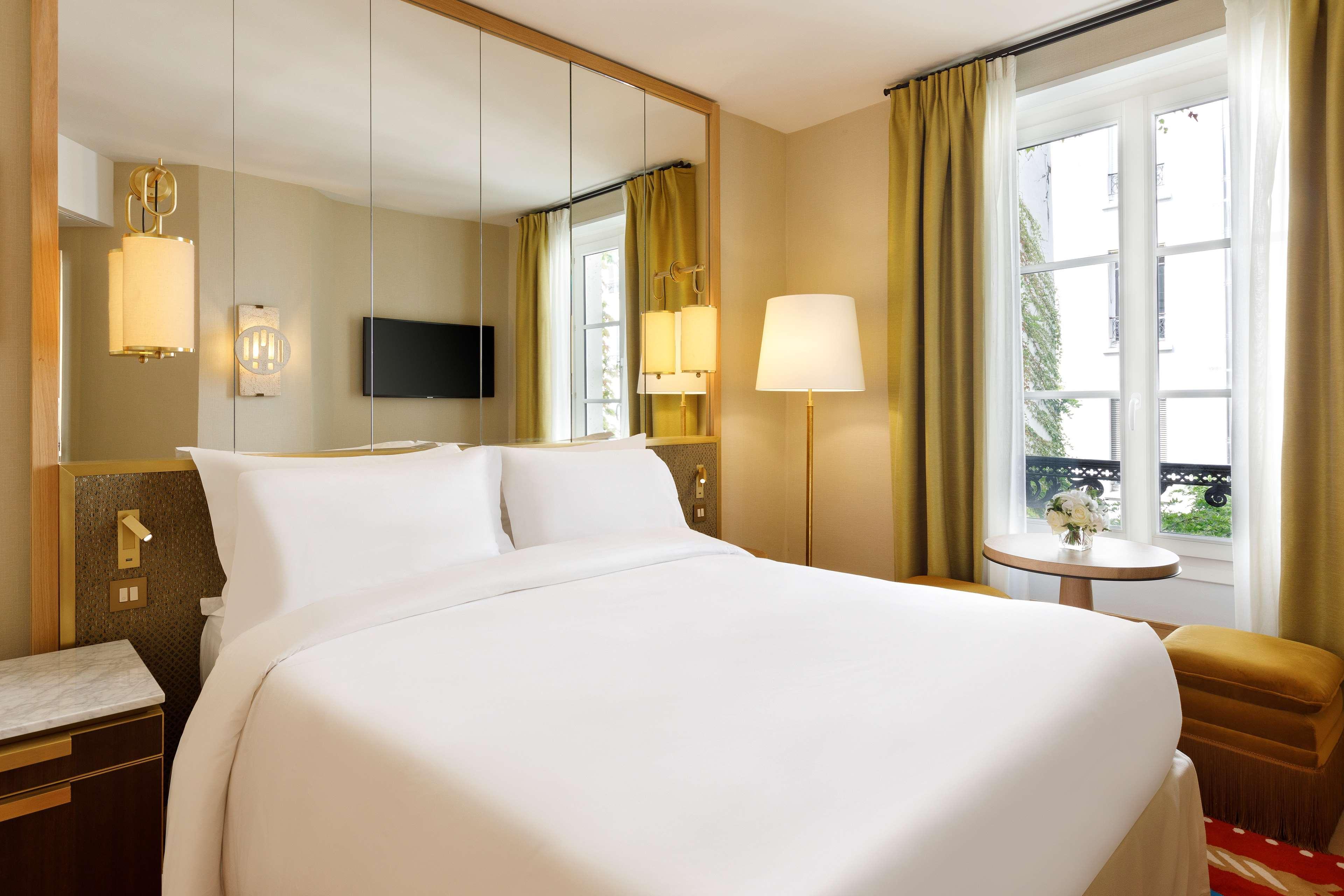 Le Belgrand Champs Elysees, Tapestry By Hilton Hotel Paris