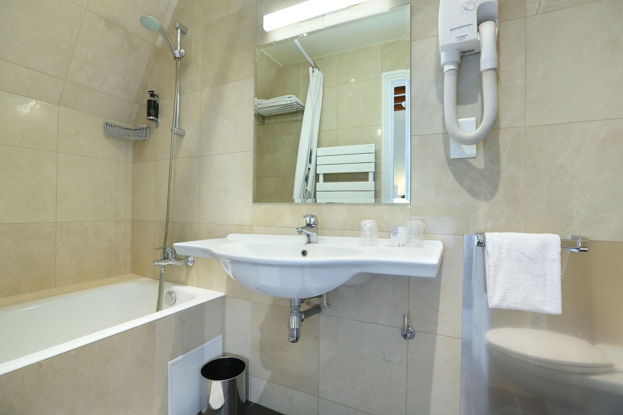 Hotel Du College De France 3*