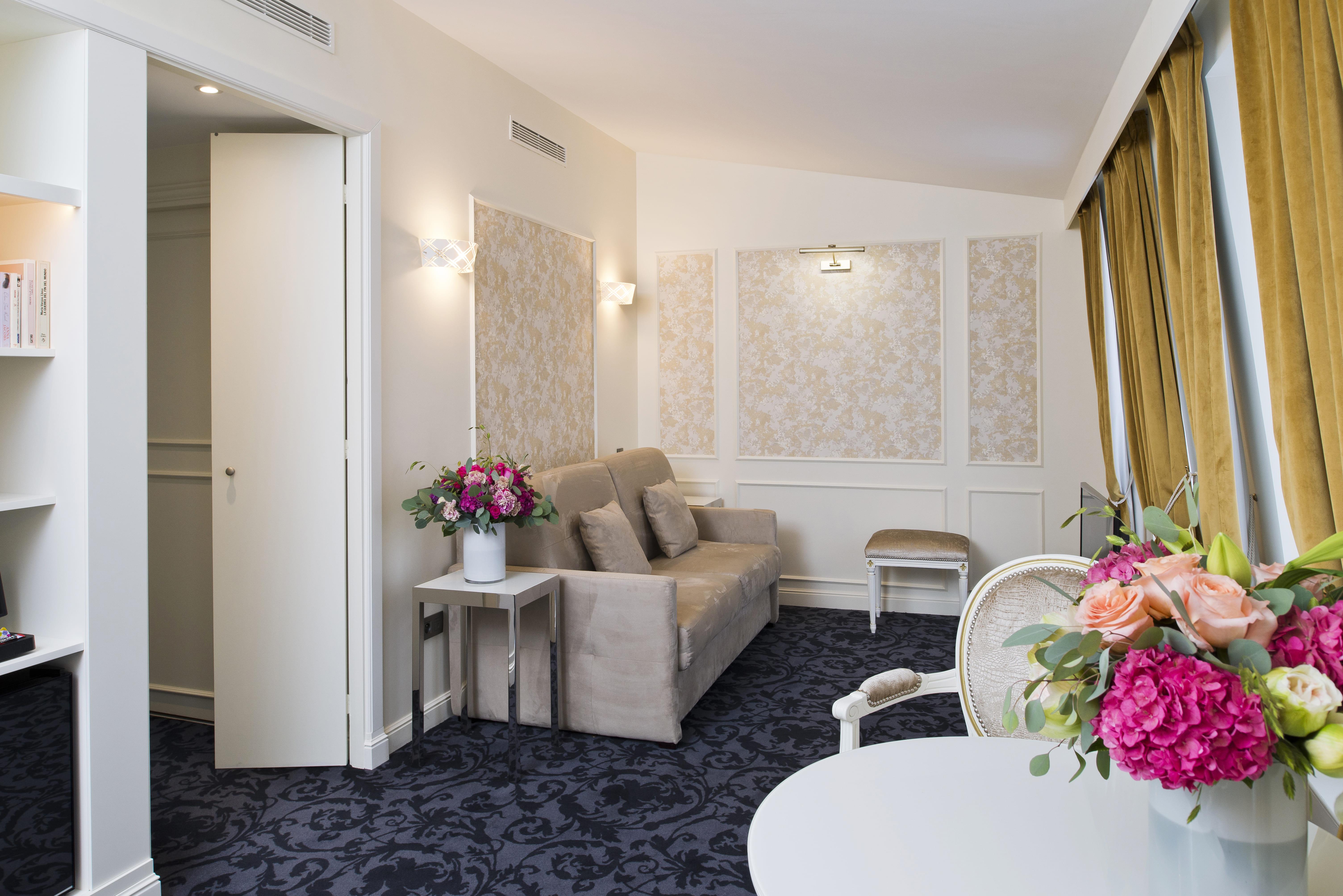 Saint-petersbourg Opera & Hotel Paris