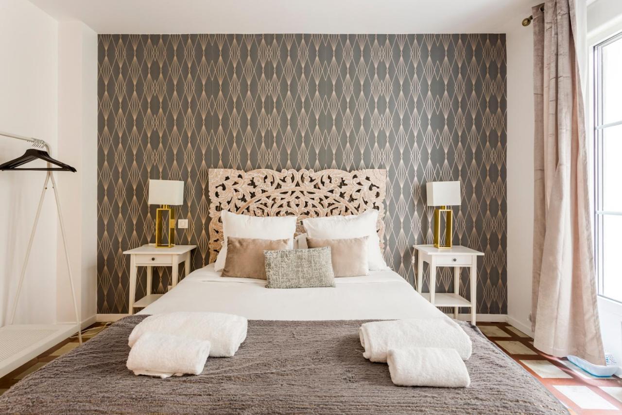 180 Eden, Luxury At Sacre Coeur Apartment