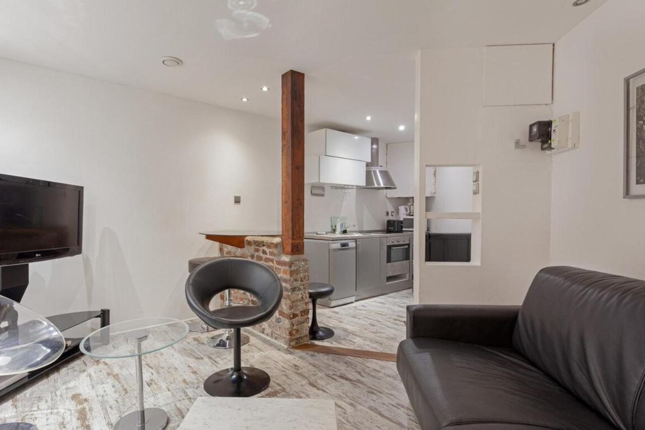 Apartment Bright 2 Bedroom In *