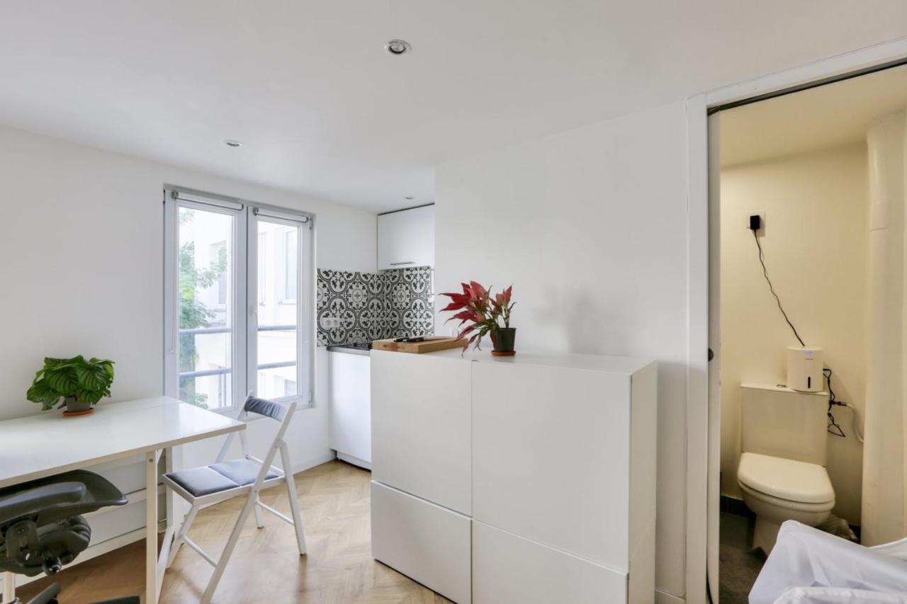 Super Studio In The 11th District Appartement *