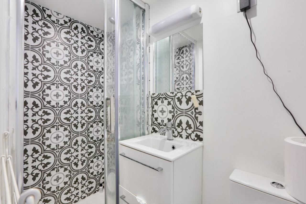 Super Studio In The 11th District Appartement