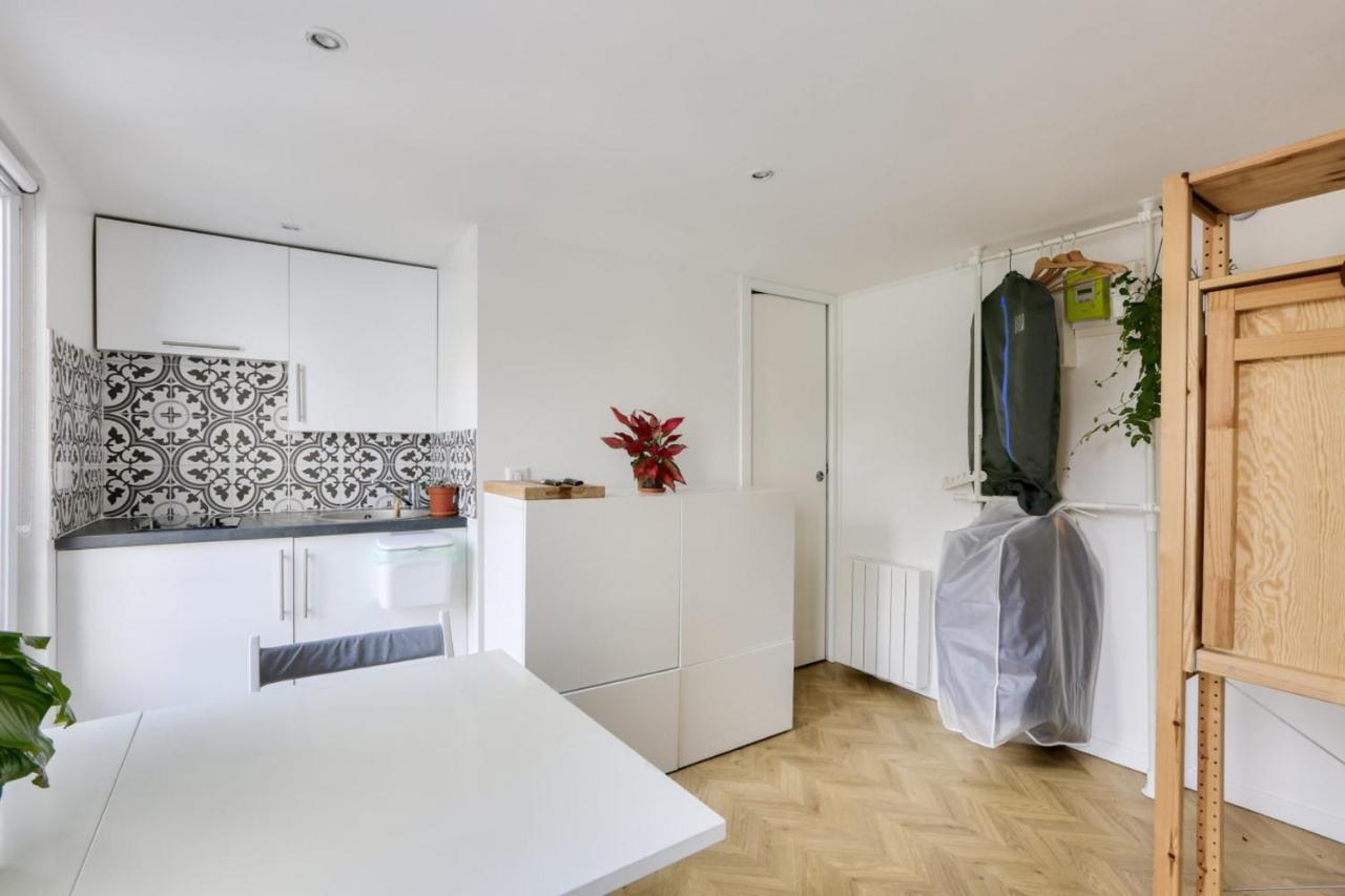 Super Studio In The 11th District Appartement Paris