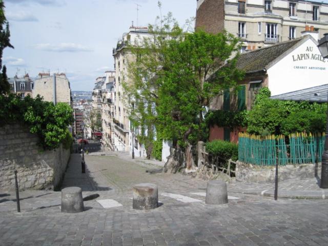 Quiet Hill Of Montmartre Apartment