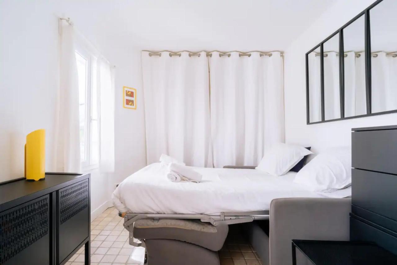 Unique And Bright Studio In * Paris