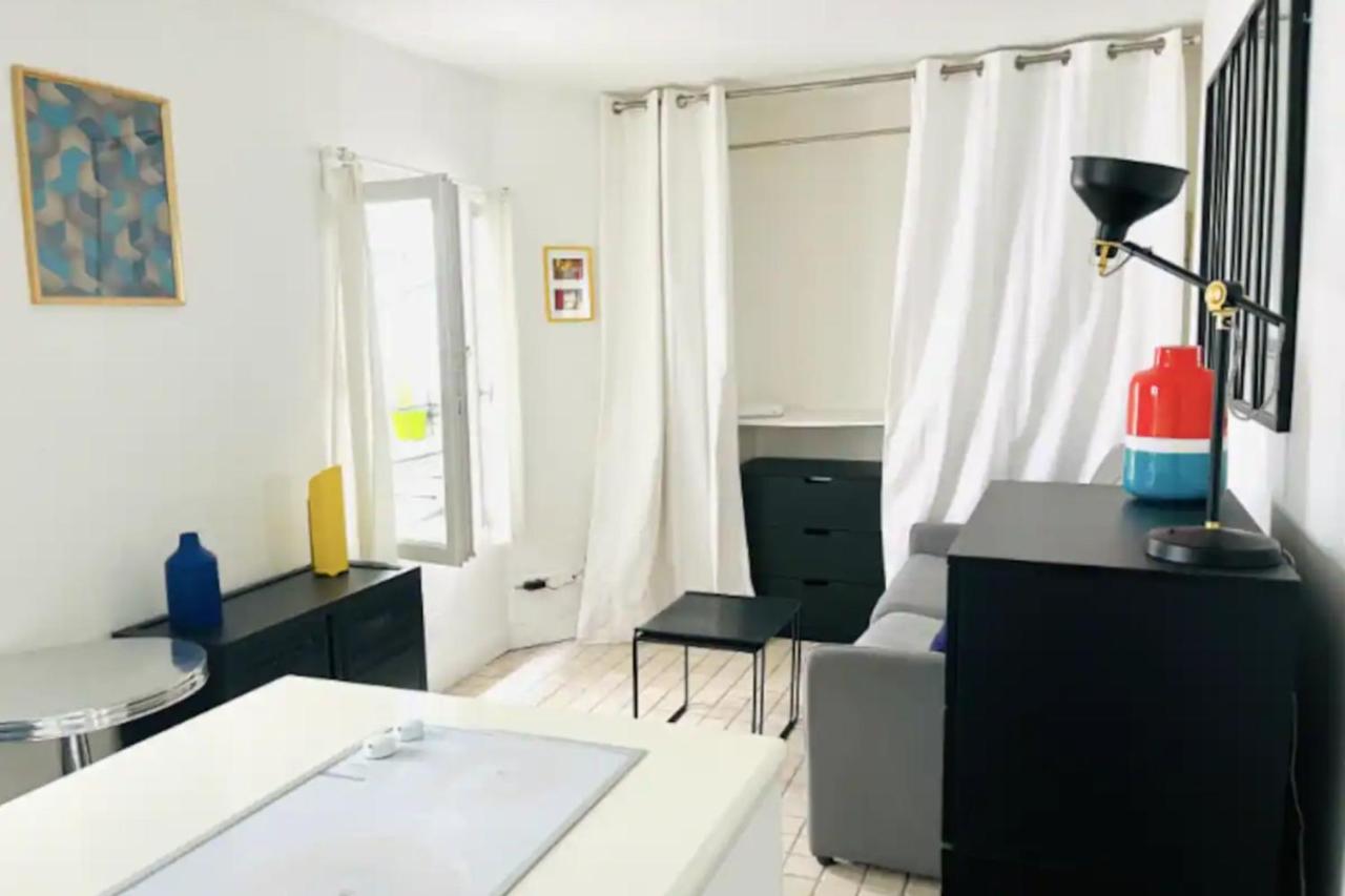 Apartment Unique And Bright Studio In Paris