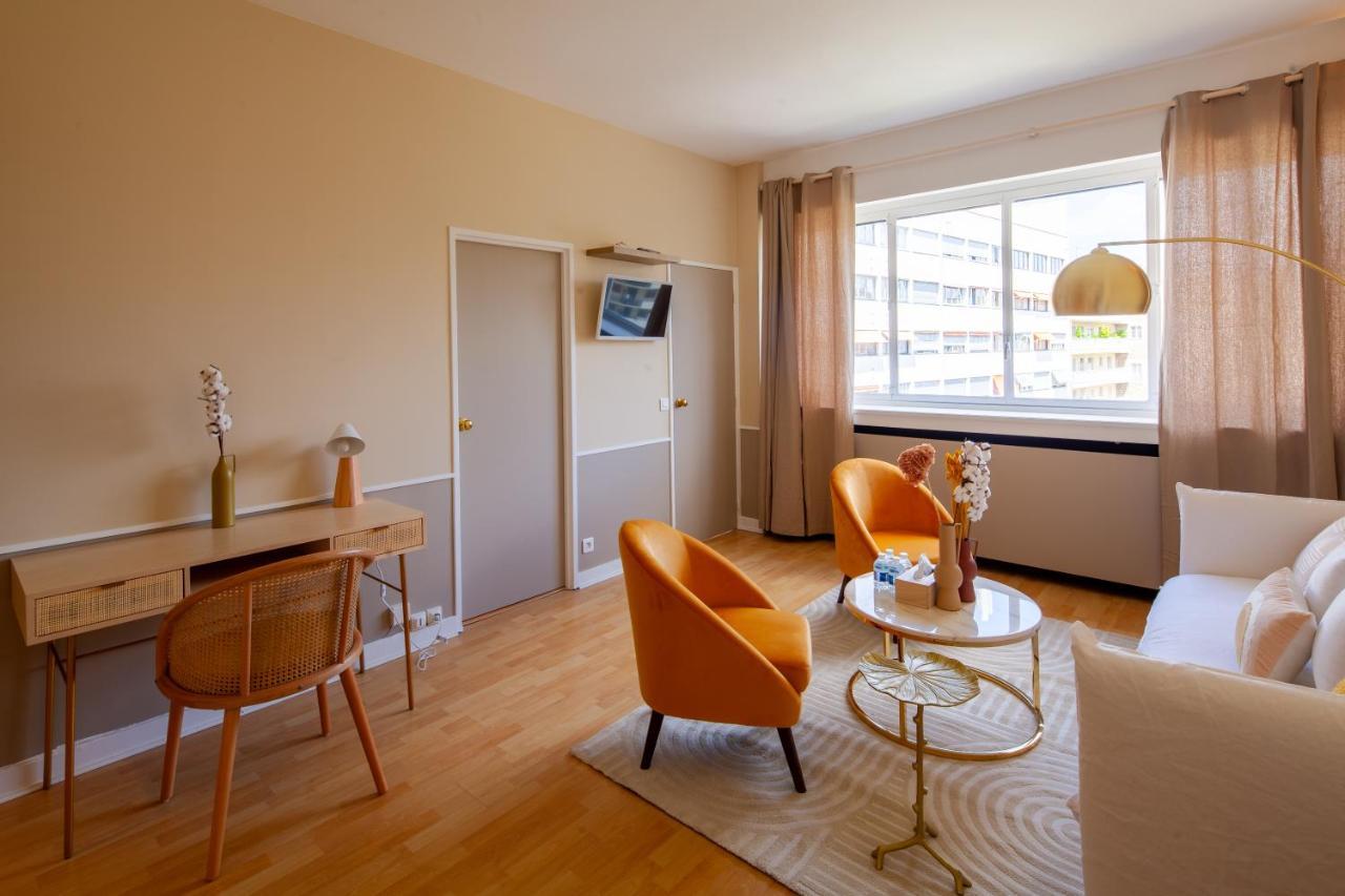 The Cozy Trocadero Apartment Paris