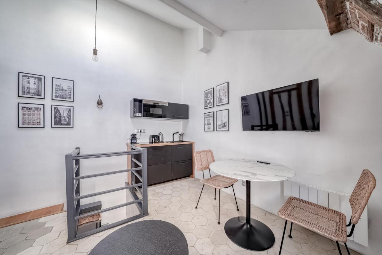 Ultra Historical Parisian Flat - Louvre * Paris