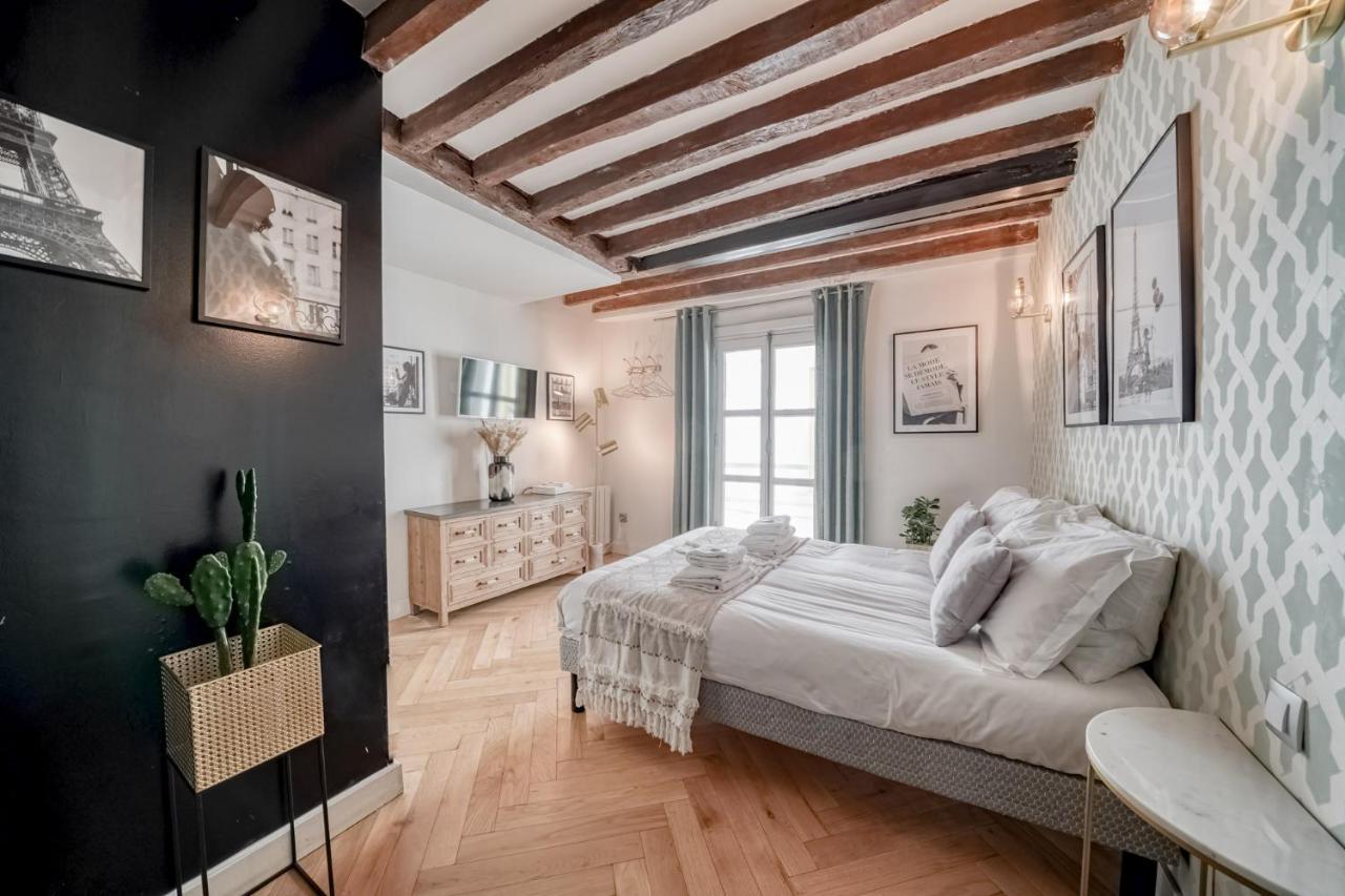 Apartment Ultra Historical Parisian Flat - Louvre *