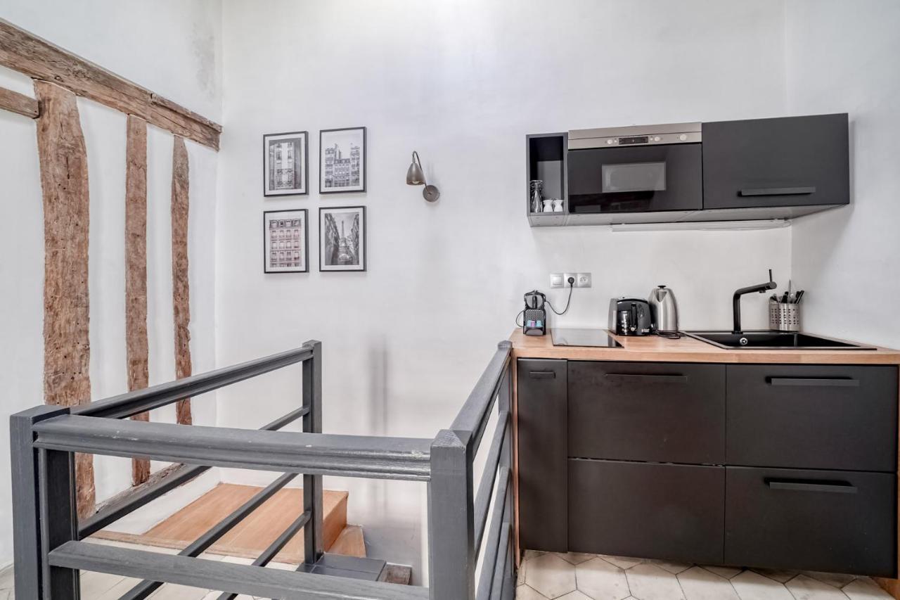 Ultra Historical Parisian Flat - Louvre Paris