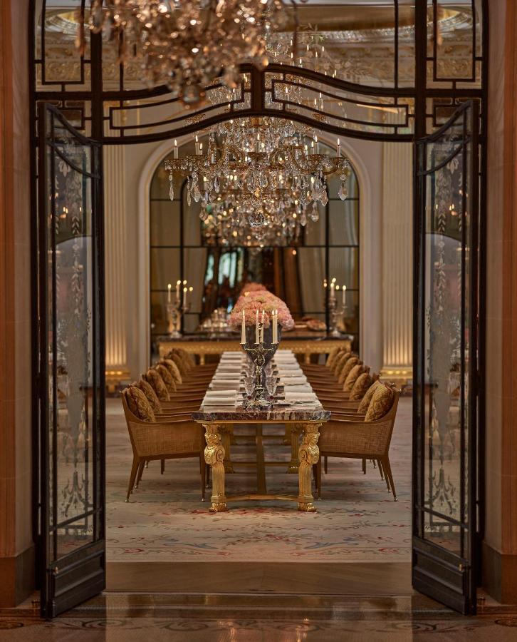 Plaza Athénée - Dorchester Collection Hotel Paris