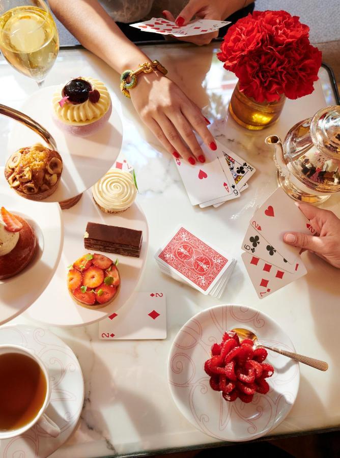 Plaza Athénée - Dorchester Collection 5* Paris