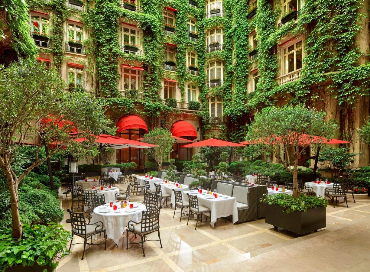 Plaza Athénée - Dorchester Collection Hotel Paris