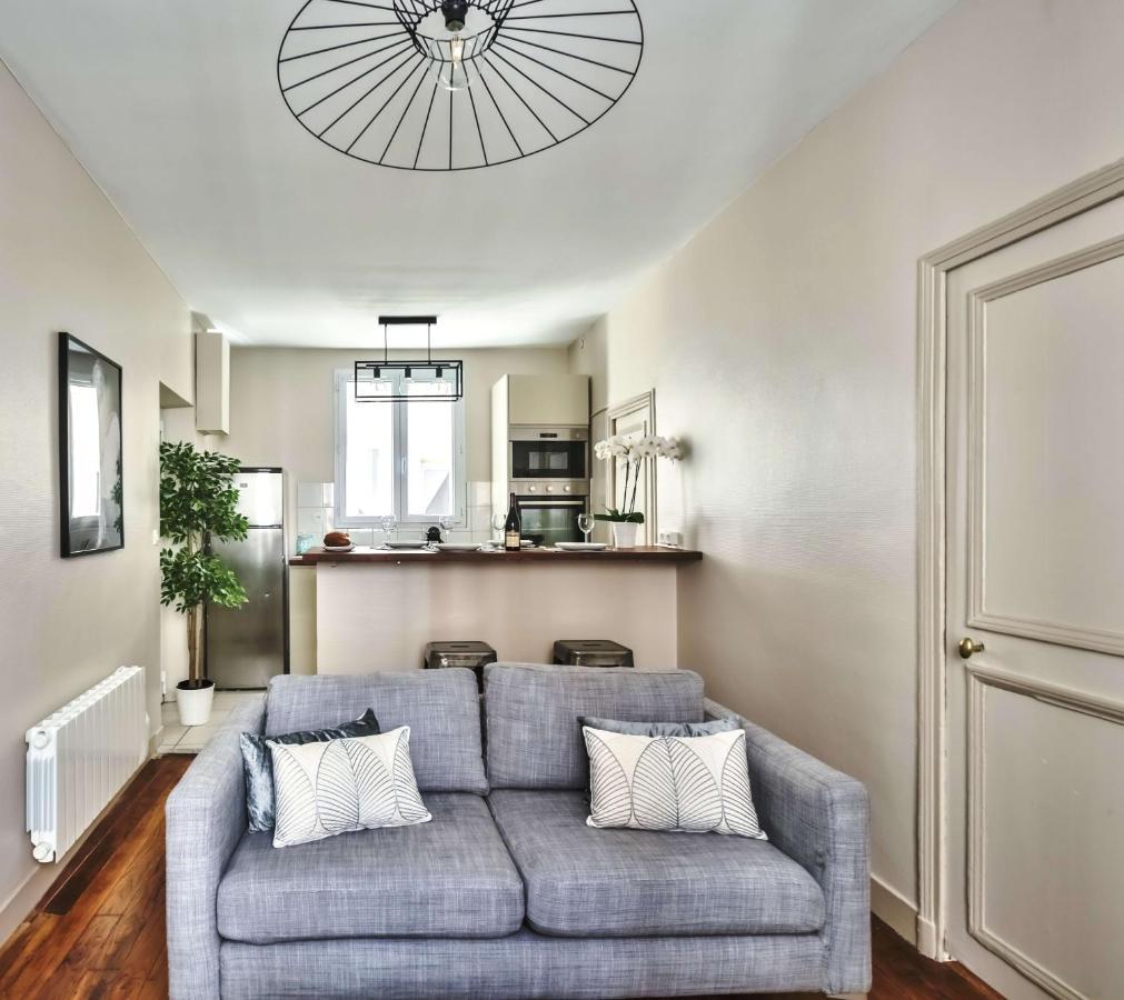 Apartment Family In *
